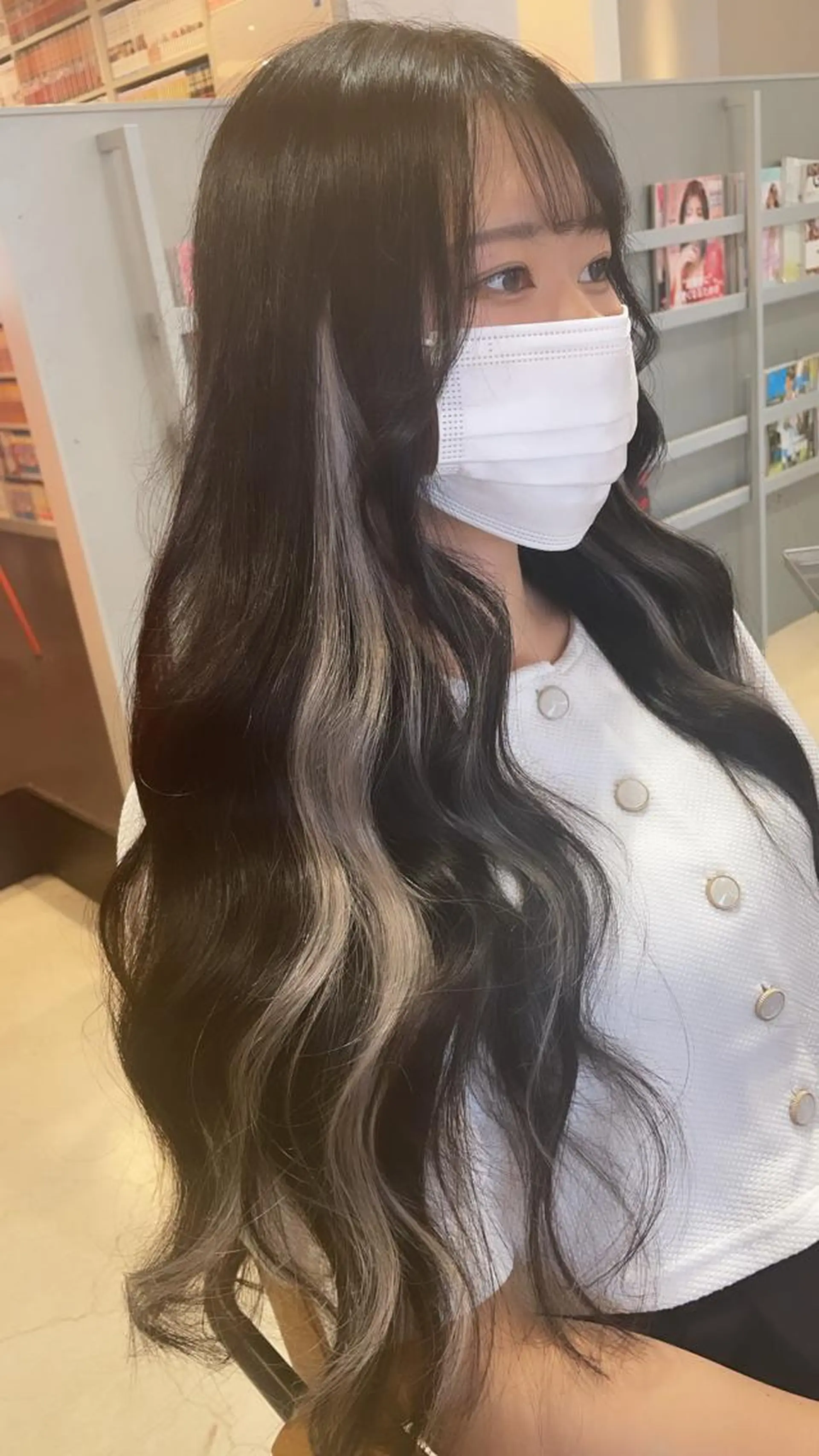 ロング カラー 艶ハイトーン👑♡ NATSUKIのヘアスタイル