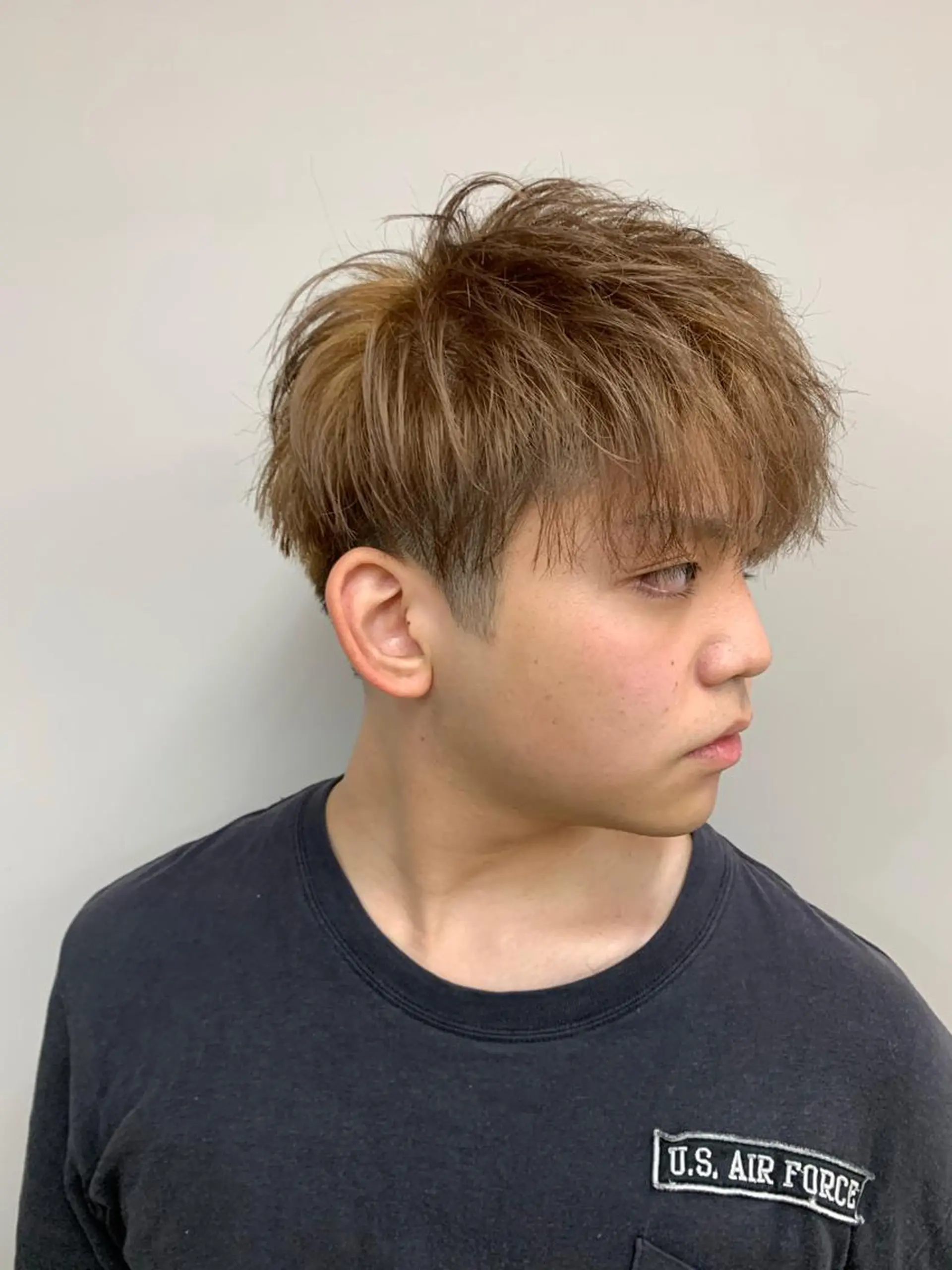 ショート カラー ベージュカラー ミルクティーベージュ カット ヘアカラー トリートメント SALOWIN神戸三宮店所属・【美髪を叶える】中谷 彰宏（アキ)のヘアスタイル