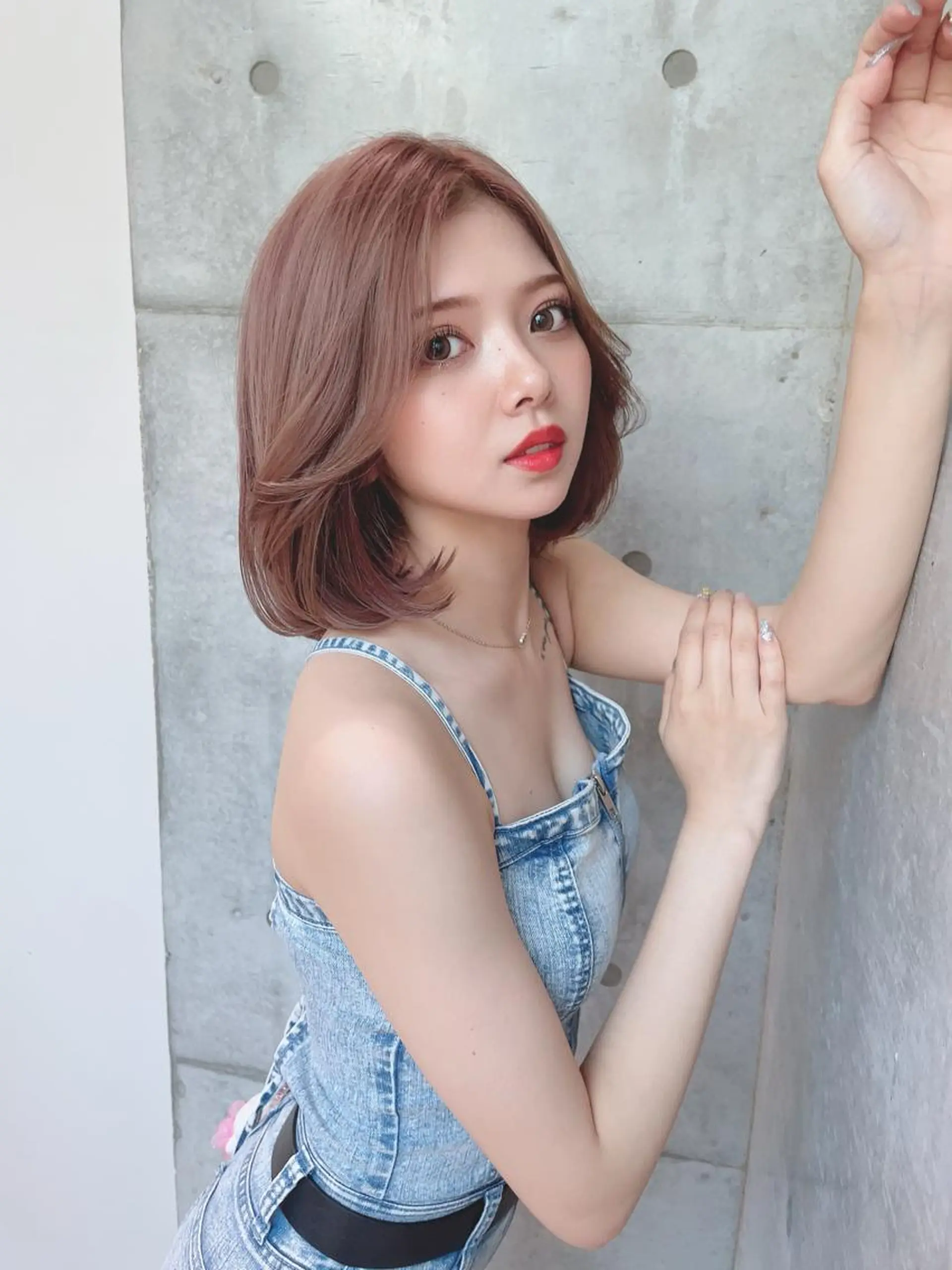 ミディアム 髪質改善 レイヤーカット 縮毛矯正 トリートメント ヘアカラー rina／ベージュ ワンホン/韓国ヘアのヘアスタイル