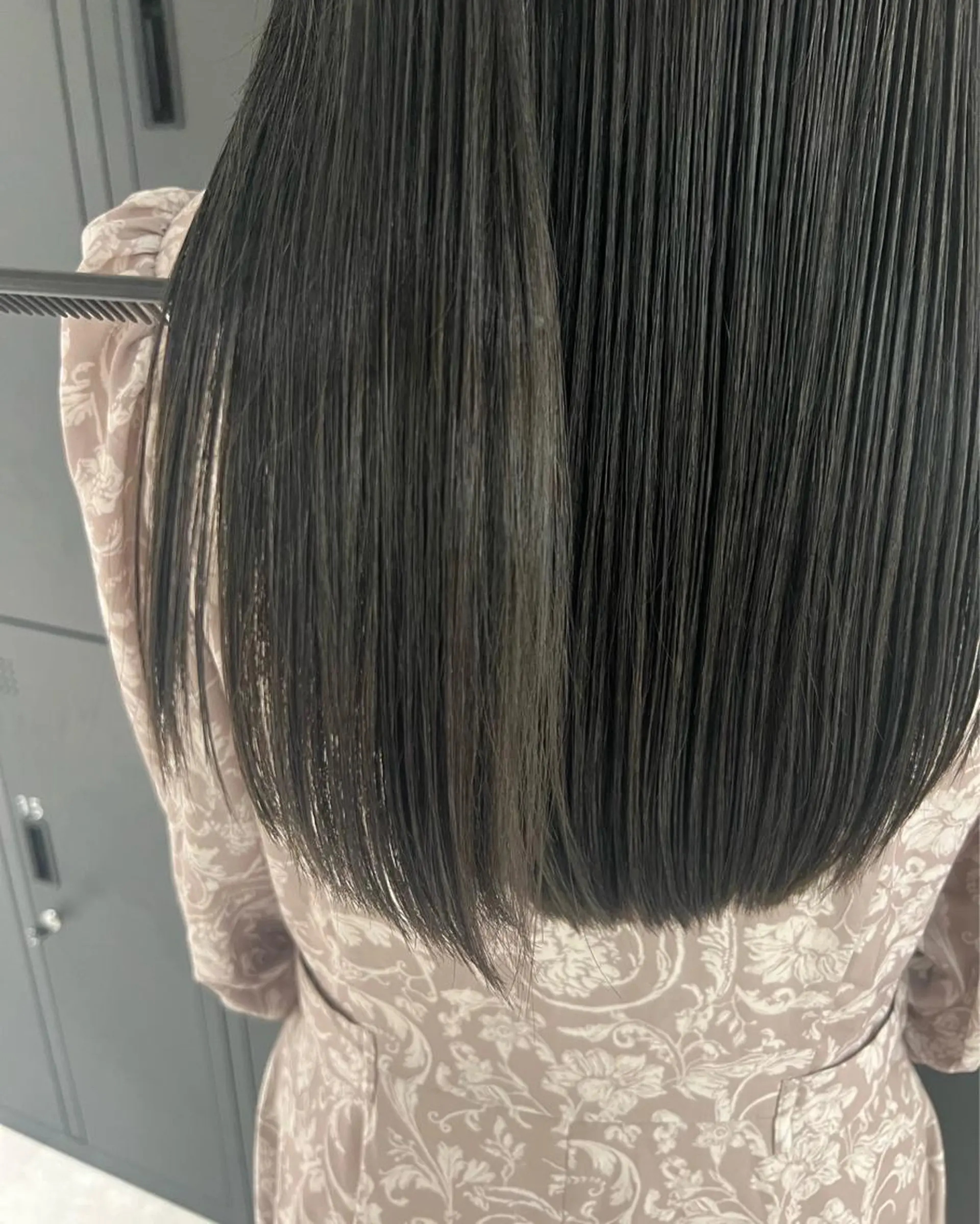 ロング カラー ダークグレー カット ヘアカラー 縮毛矯正 トリートメント 暗髪カラー🫐パーマ おくだりんかのヘアスタイル