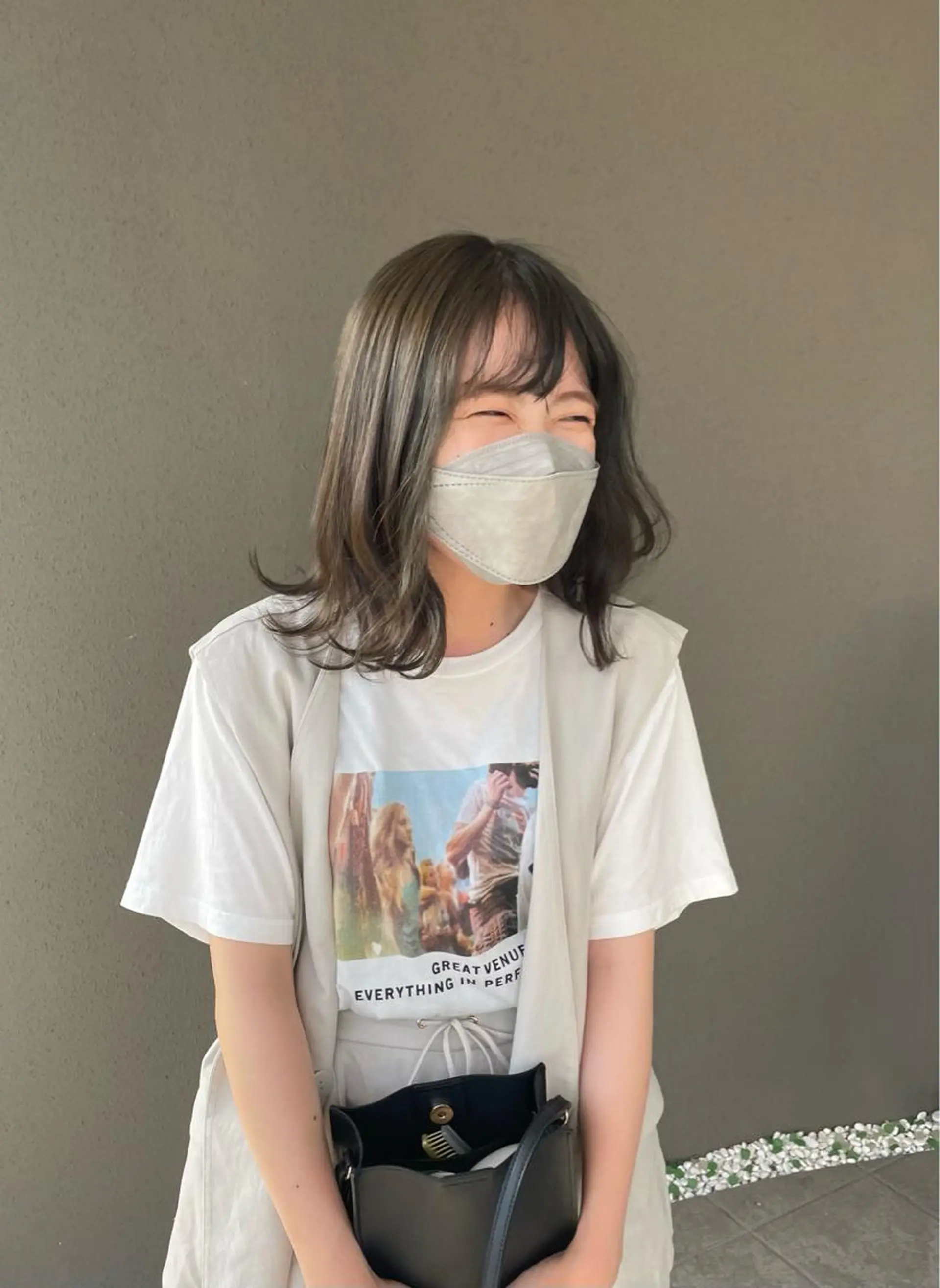 ミディアム カラー グレージュ オリーブグレージュ オリーブグレー カット ヘアカラー hair'sBEAU LiEn所属・山本 愛永のヘアスタイル