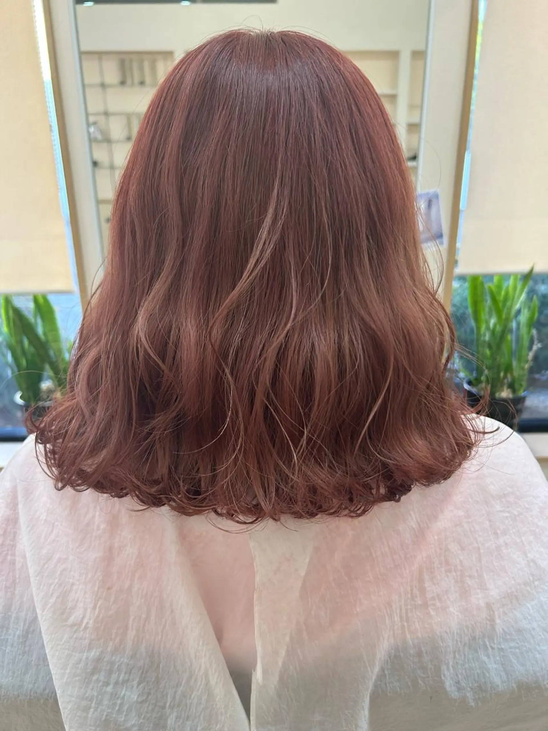 ミディアム カラー ハイトーンカラー ヘアカラー トリートメント M CHIHIROのヘアスタイル