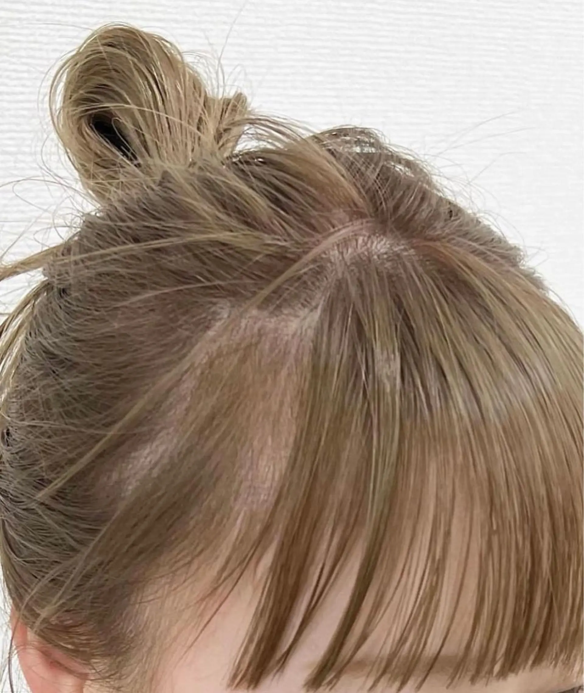 カラー アベ マコトのヘアスタイル