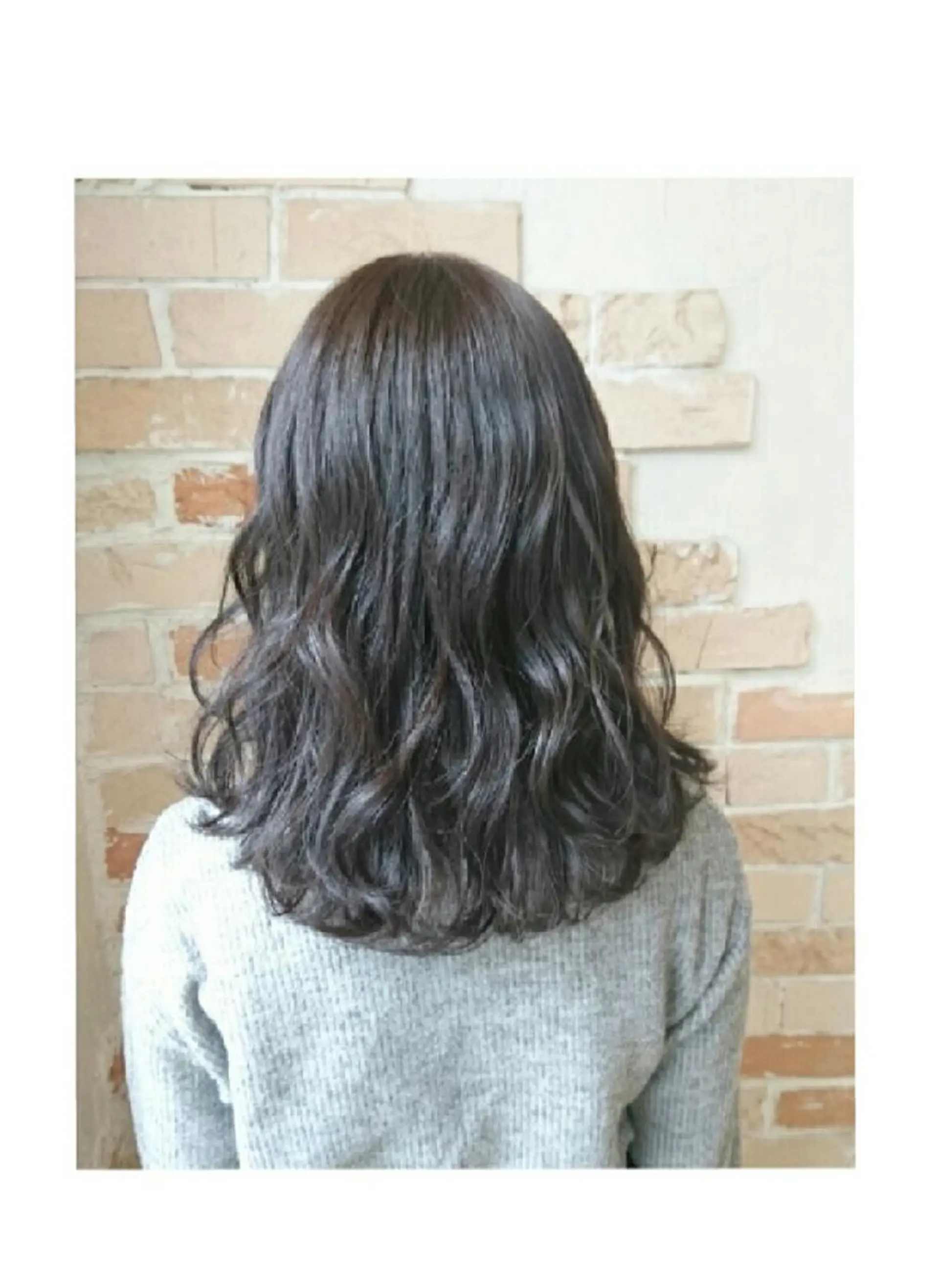 セミロング カラー アッシュ ダークアッシュ JIL BLAN 京都所属・RU RIのヘアスタイル