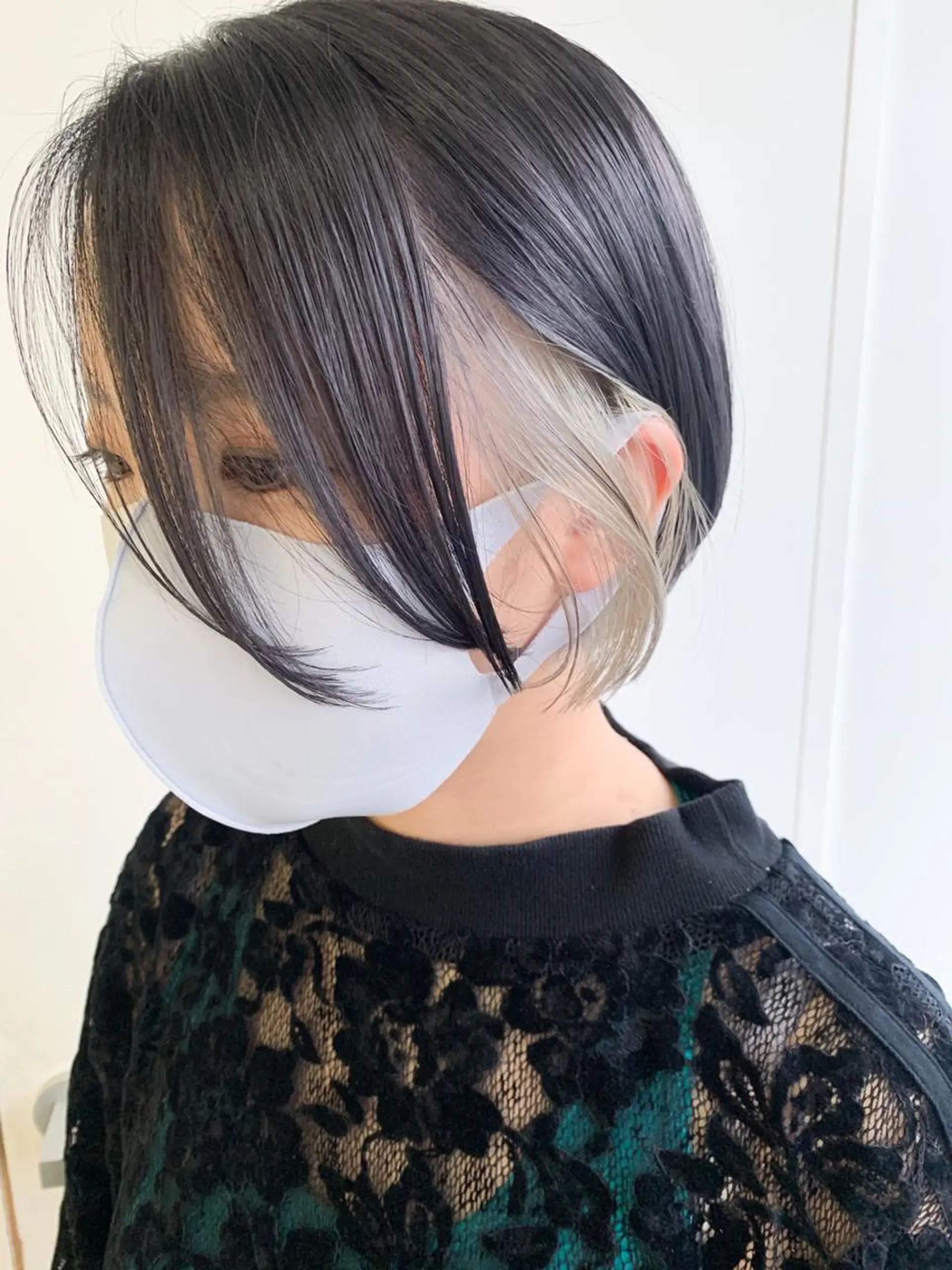 ショート nuu所属・💜ショート💜 ウルフ、ボブ二色亜美のヘアスタイル