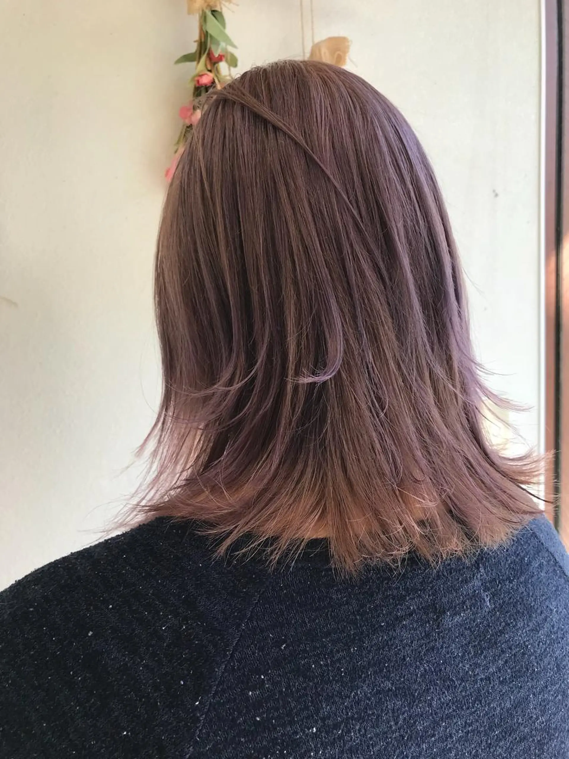 ミディアム 松本 美香のヘアスタイル