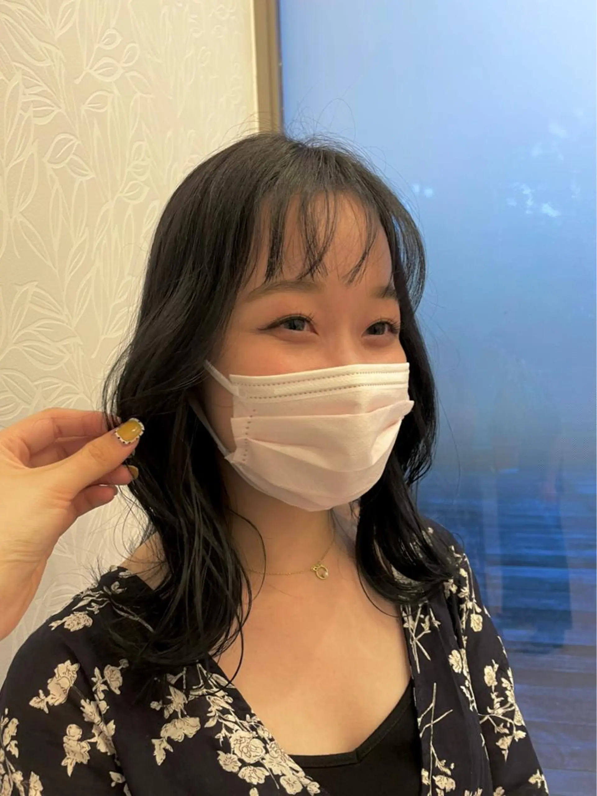 ミディアム カラー 黒髪 ブルーカラー ブルーブラック 透明感カラー レイヤーカット スパイキーショート パーマ　具志堅　太志のヘアスタイル