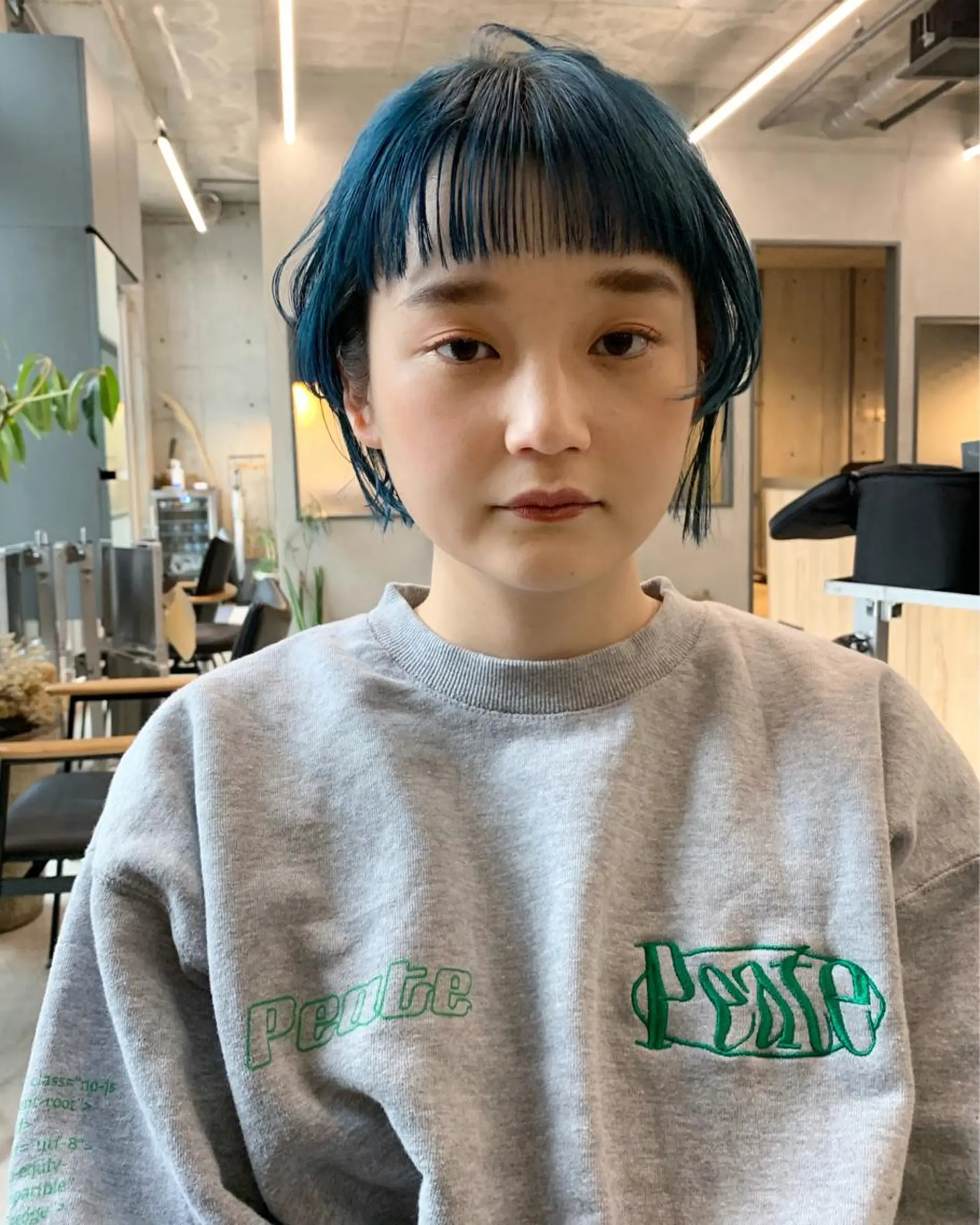 ショート カラー ブルーカラー 顔周りカット オン眉 カット sakoda shunkiのヘアスタイル