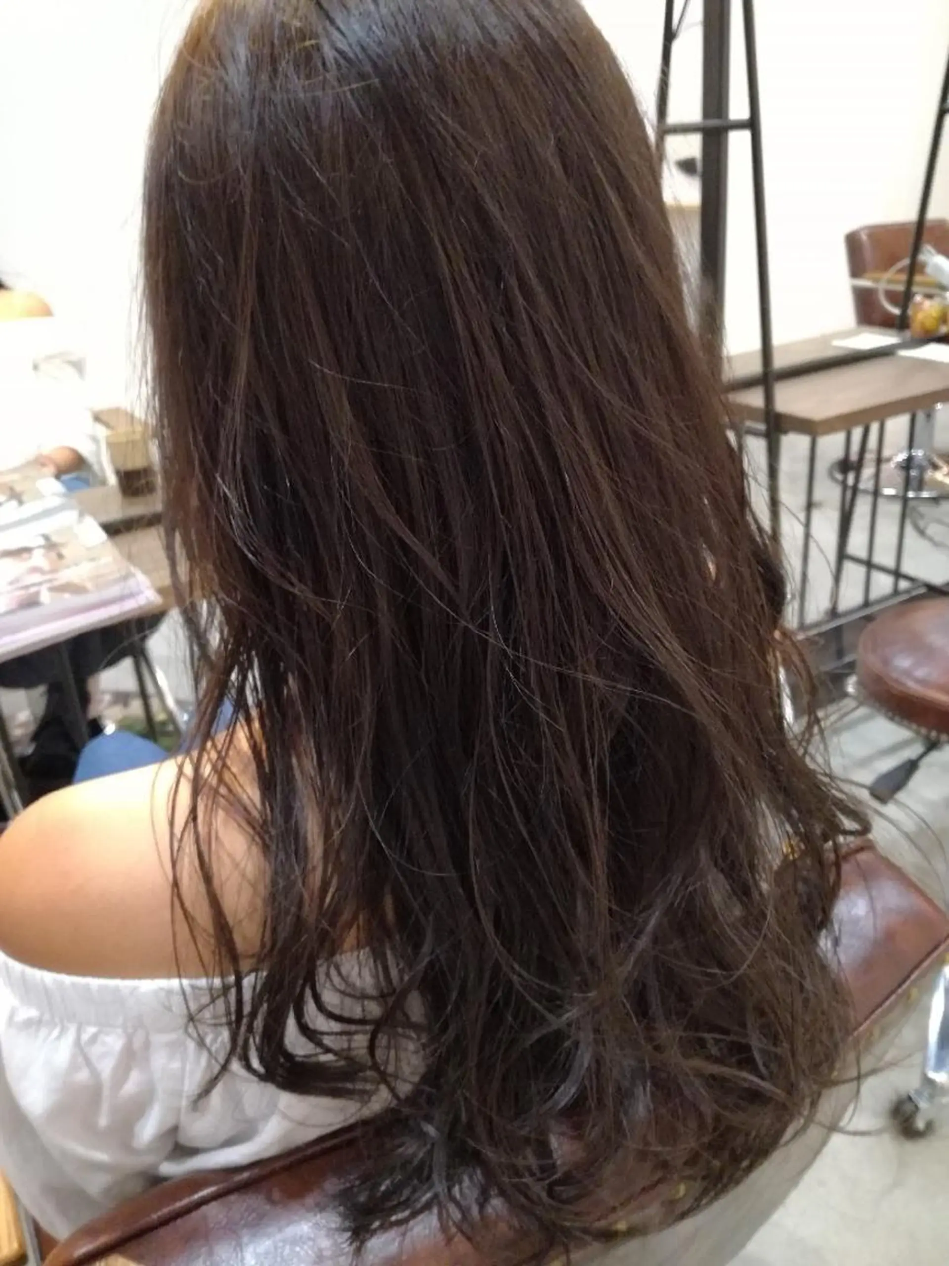 ロング カラー ヘアアレンジ パーマ メンズ キッズ ネイル マツエク・マツパ 中津No.1髪質改善 店長✨透ける暗髪のヘアスタイル