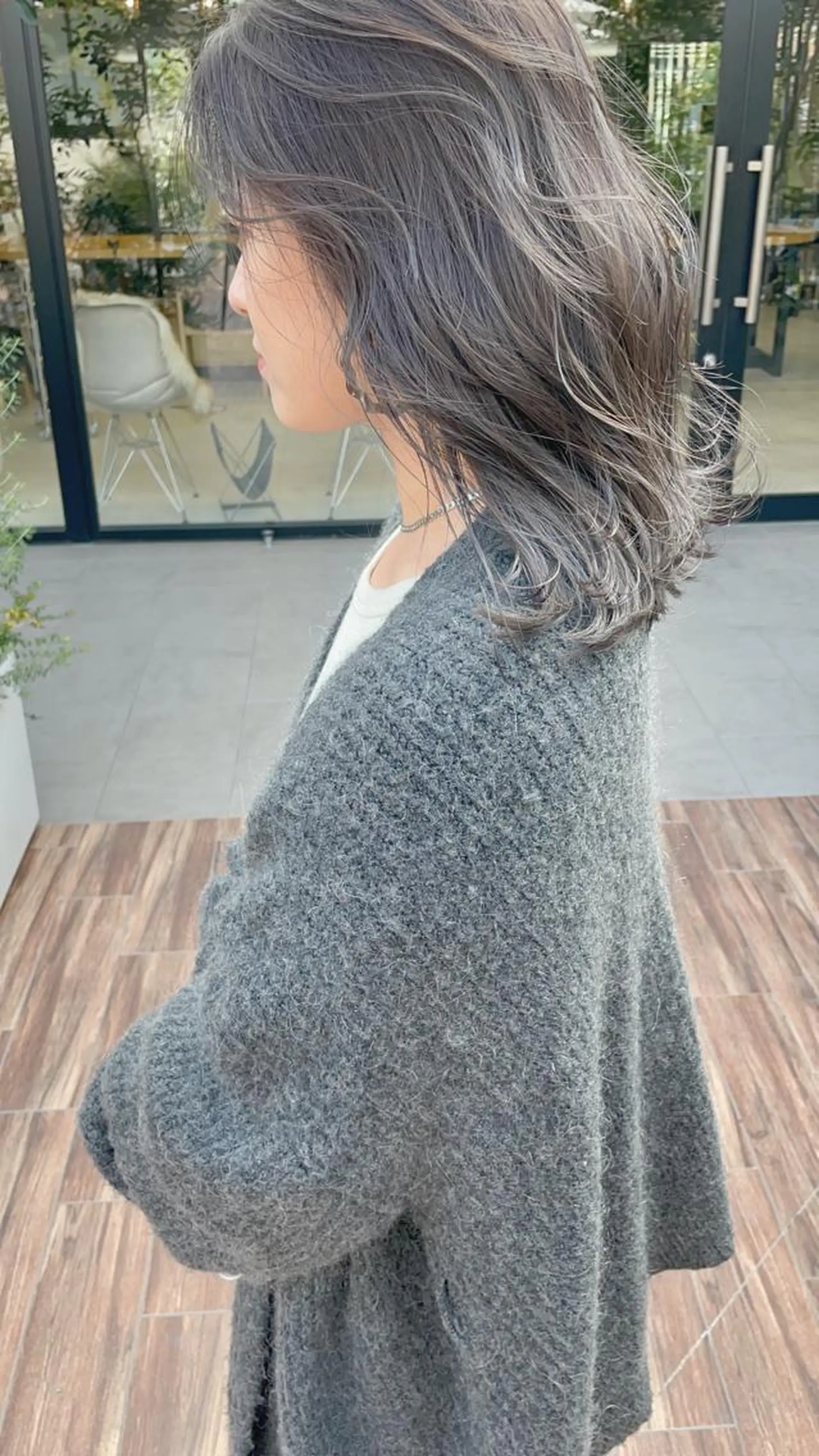 セミロング カラー 透明感カラー グレージュ マエダ リョウのヘアスタイル