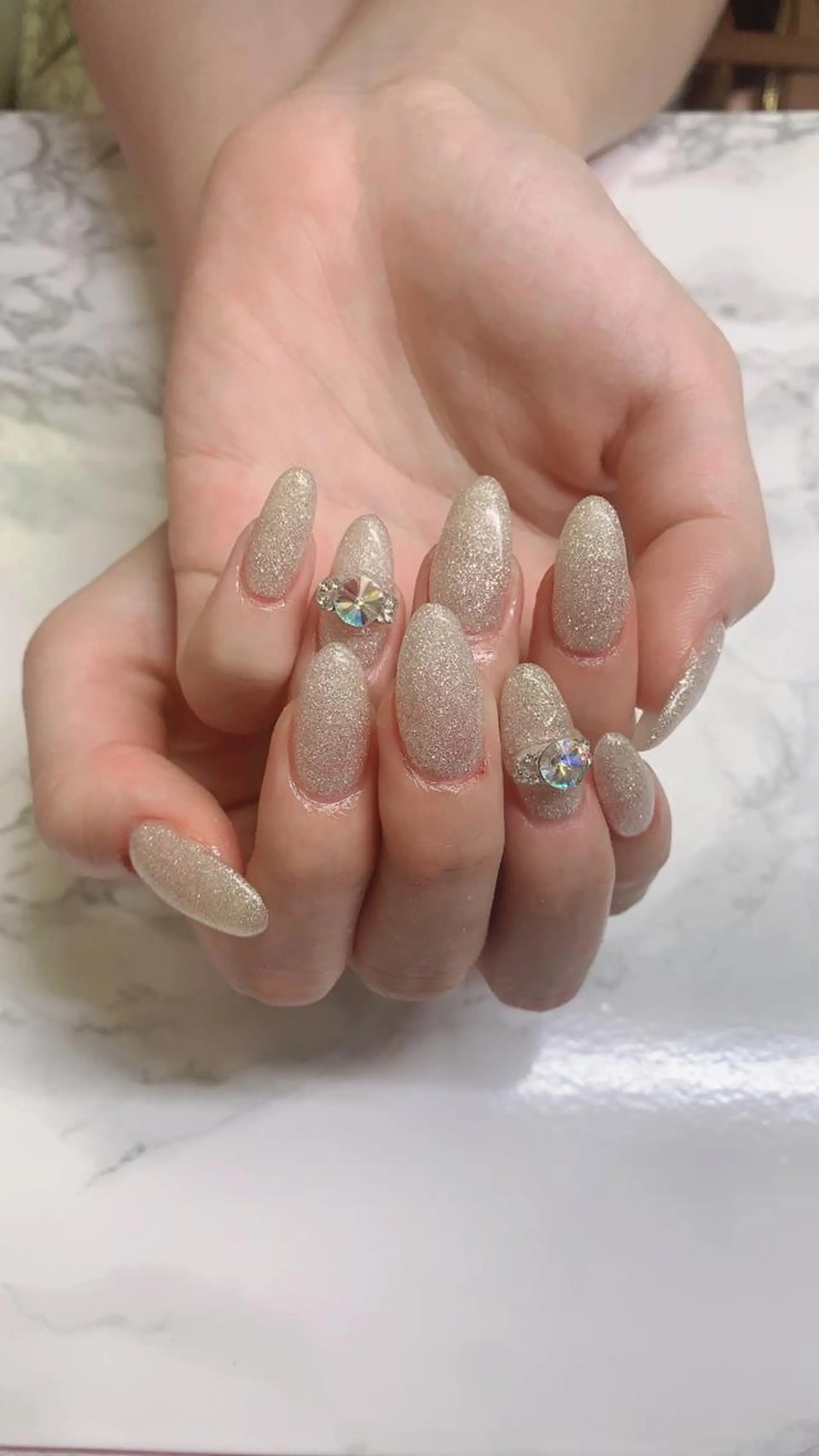 ネイル はな💎ネイル ワンホン、長さ出しのネイルデザイン