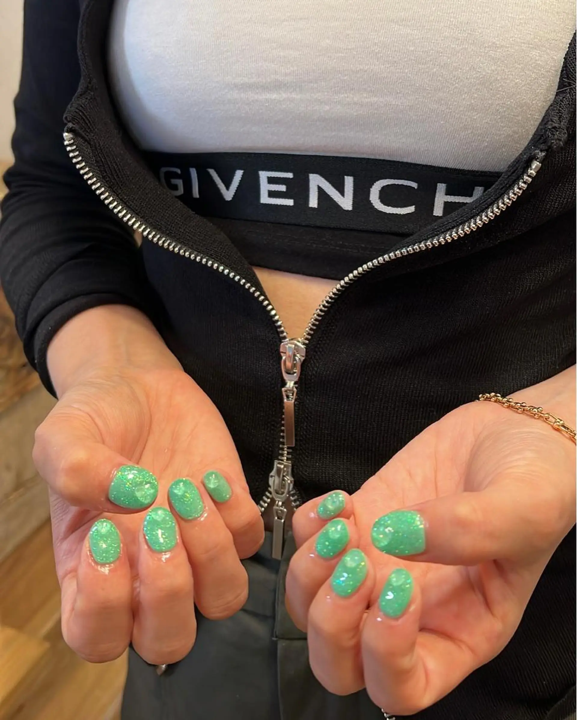 ネイル ハンドネイル フットネイル ハンドケア Nes.Nail所属・Miyagi Asamiのネイルデザイン