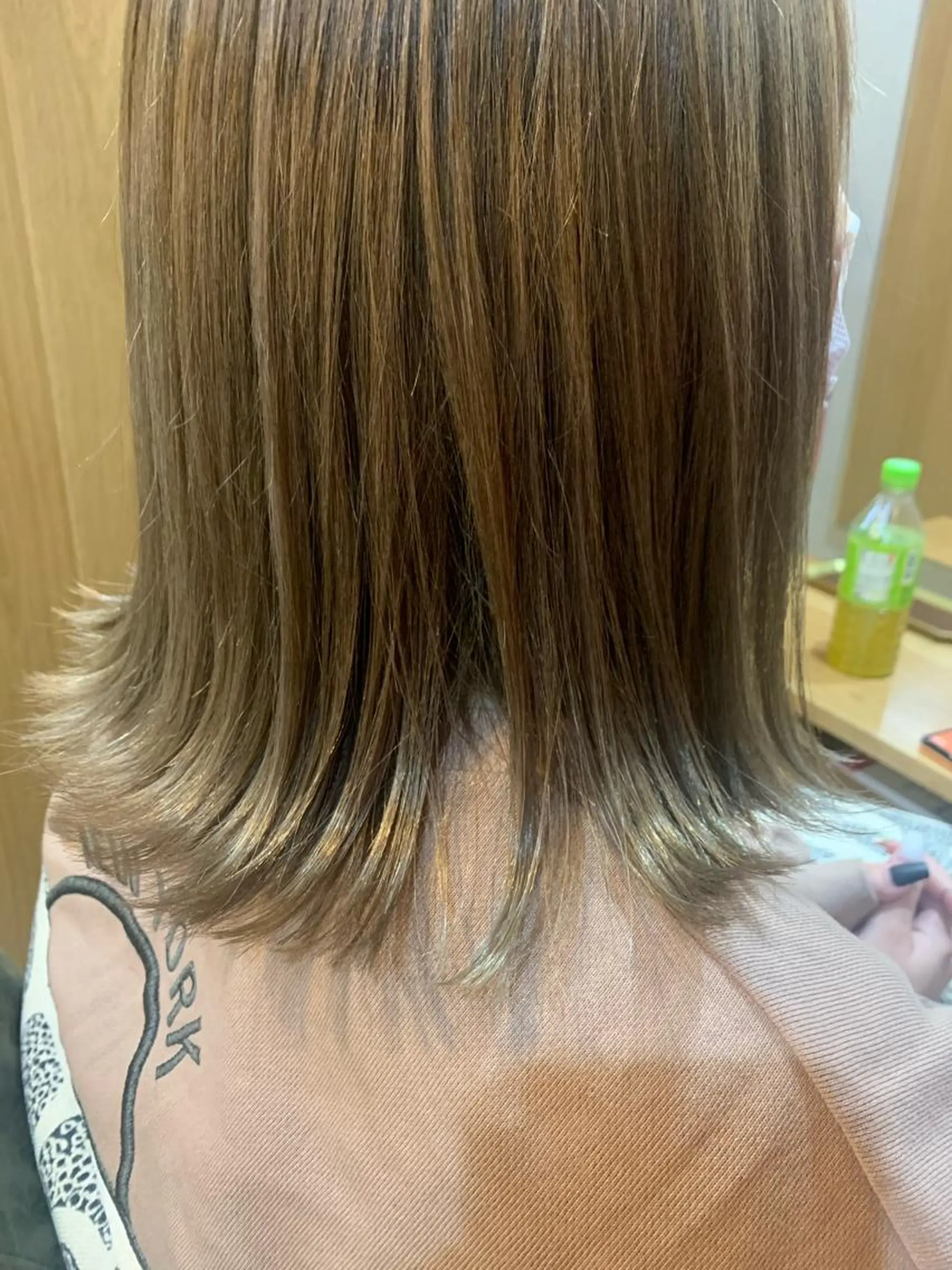 ミディアム カラー 切りっぱなしボブ ハイトーンカラー ボブ ルラブランシェ所属・🫧美髪カラー🫧 MANAMIのヘアスタイル