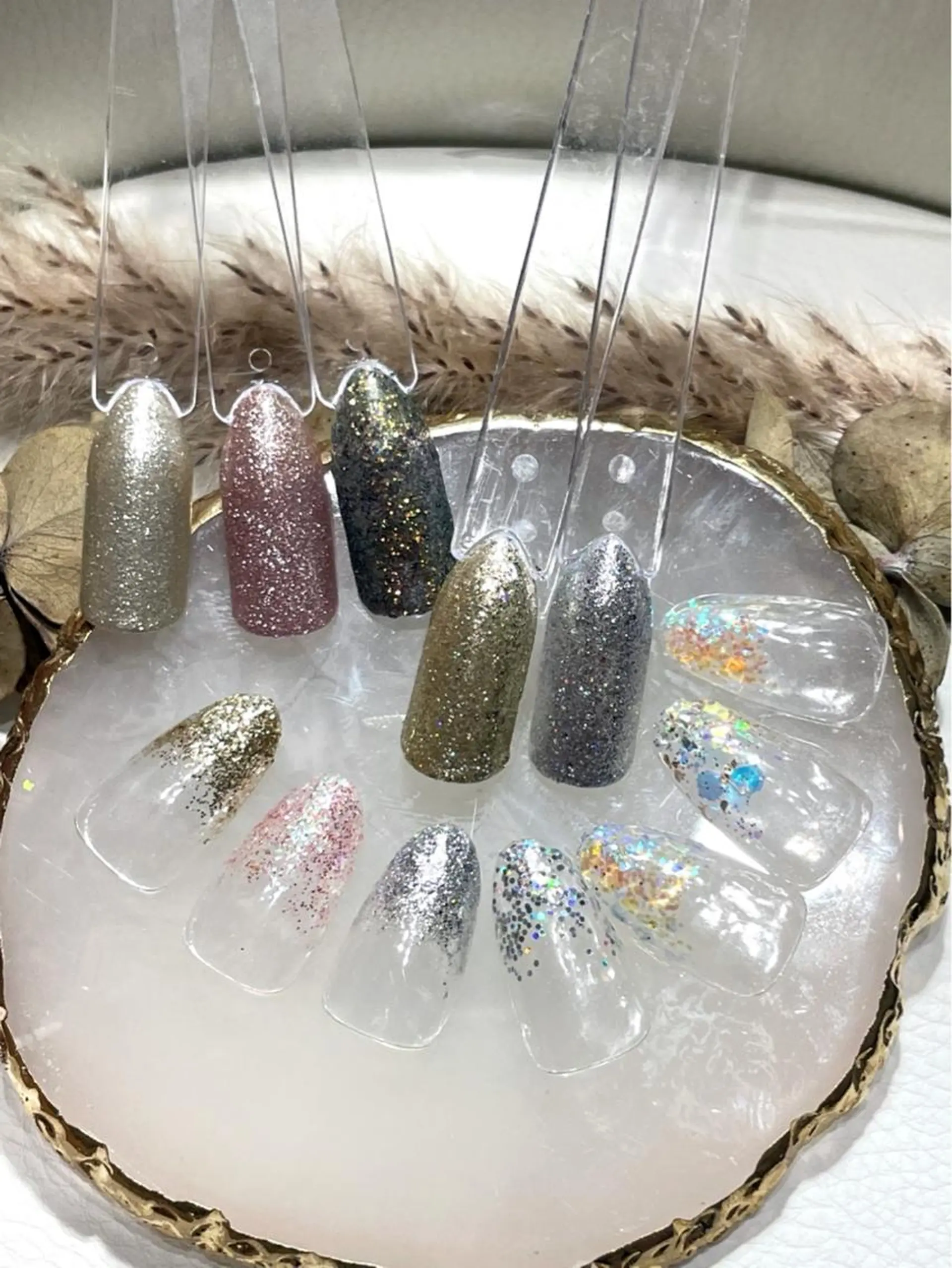 カラー ネイル グラデーションカラー グラデーション キラキラネイル ラメ(グリッター) ラメグラデーション Chérinail 爪のお手入れのネイルデザイン