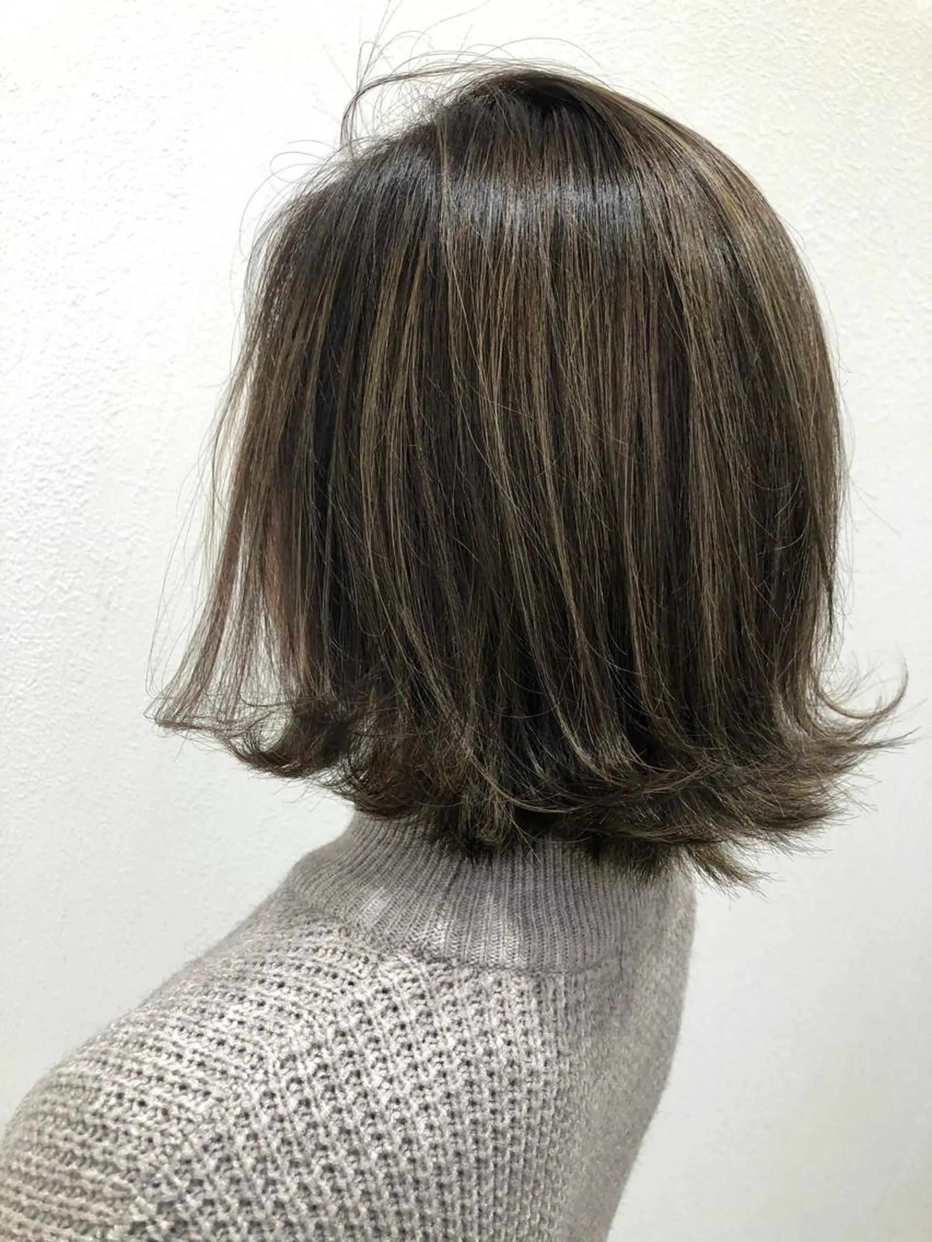 ミディアム 外国人風カラー ハイライト ヘアカラー トリートメント 岸 保奈美のヘアスタイル