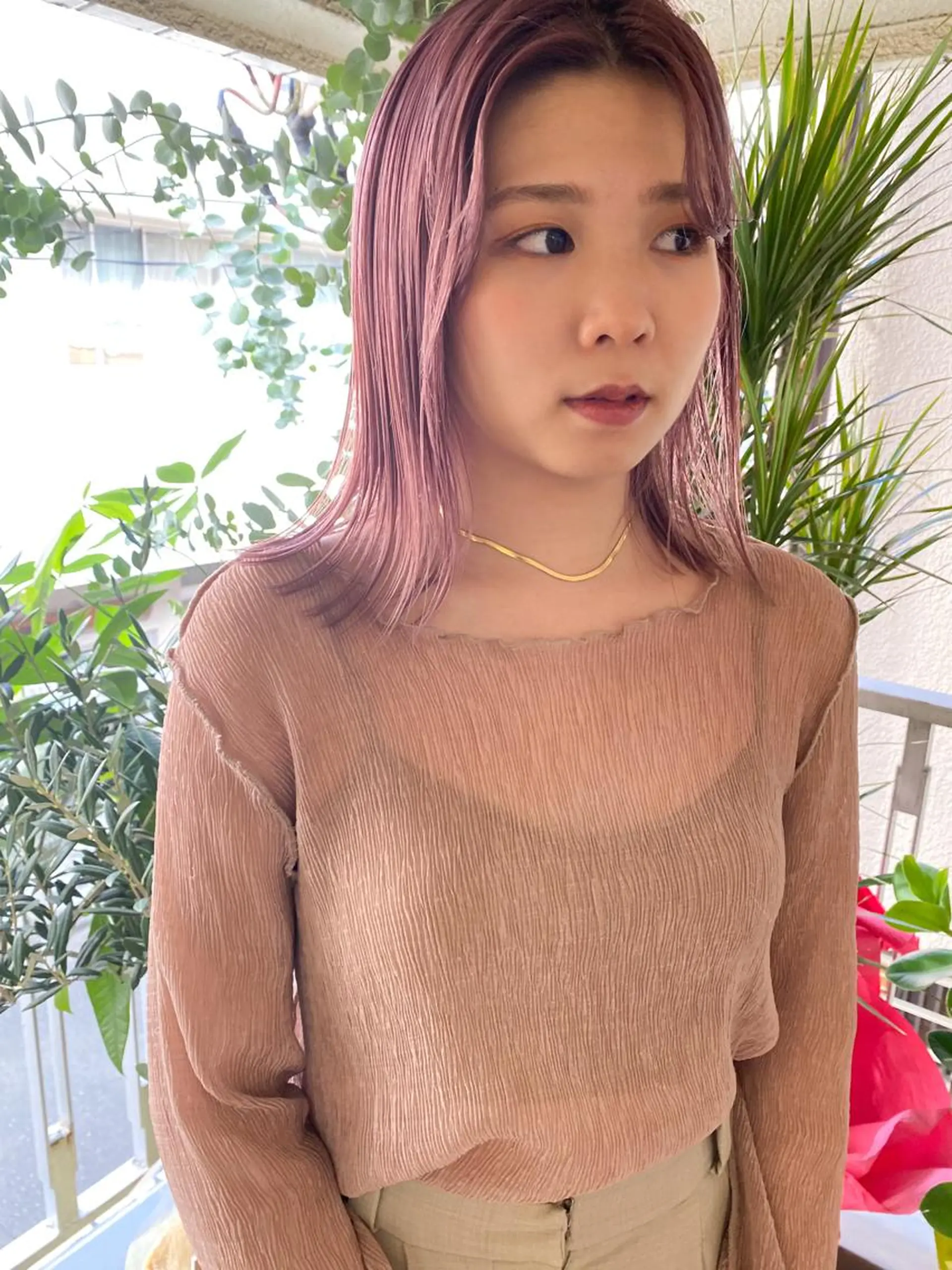 ミディアム カラー 顔周りレイヤー/韓国 ブリーチminamiのヘアスタイル