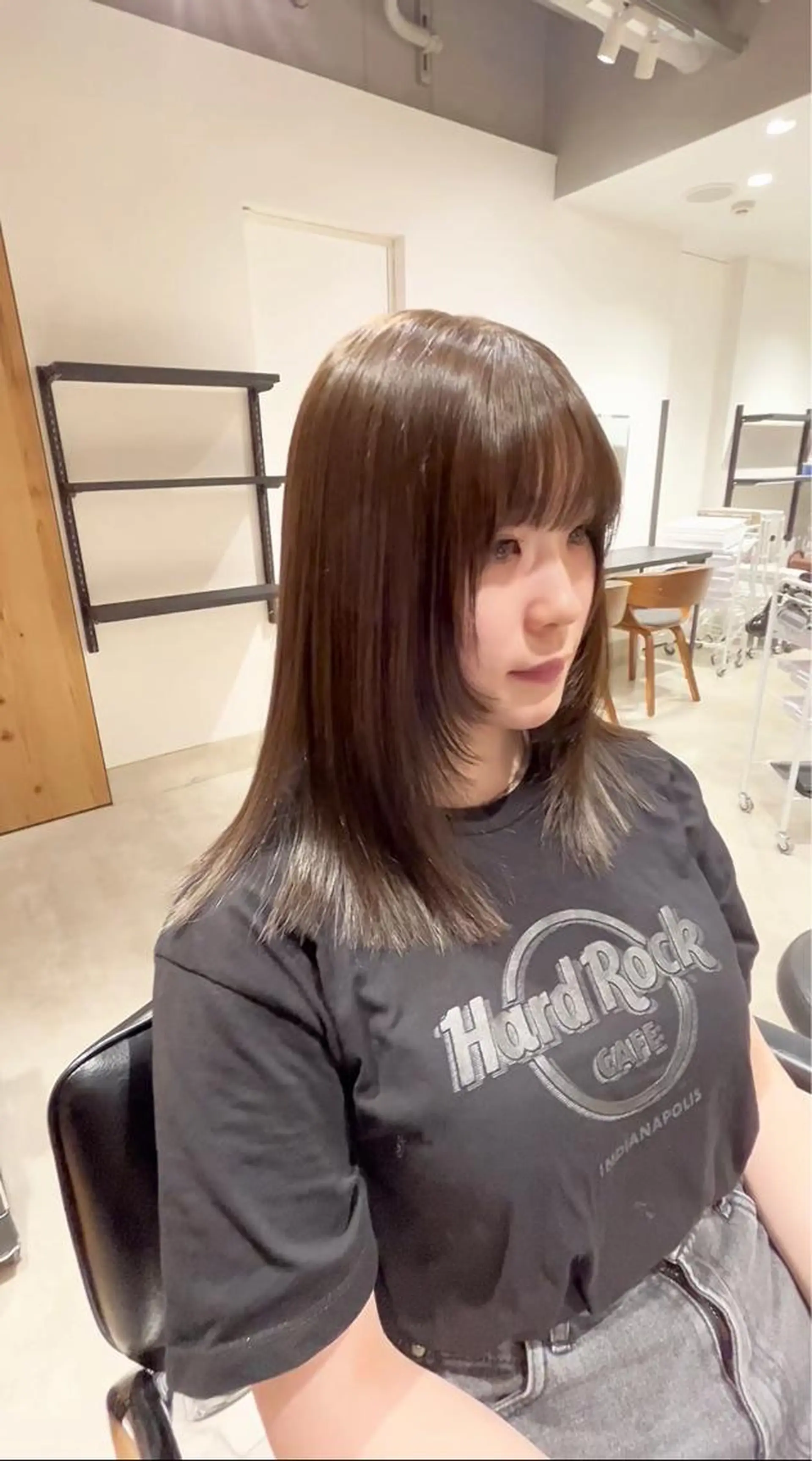 ミディアム カラー ベージュカラー オリーブベージュ 顔まわりレイヤー 顔周りカット レイヤーカット カット ヘアカラー トリートメント ヘッドスパ GO TODAY  SHAIRE  SALON   渋谷モディ所属・スキバサミを使わない カット🌼唯🌼のヘアスタイル