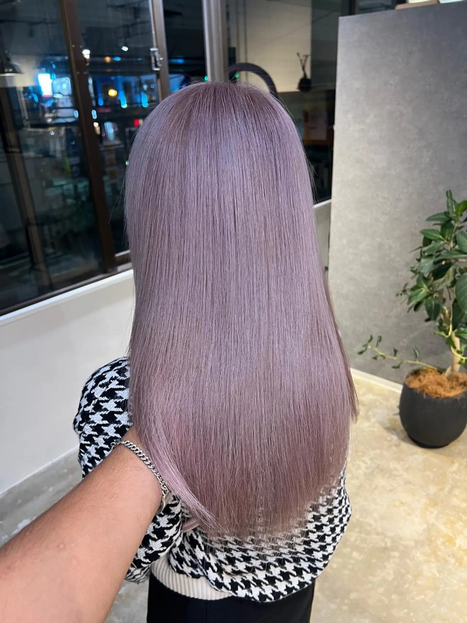 セミロング ヘアカラー 心斎橋/海外レイヤー 募集中三好玲奈のヘアスタイル