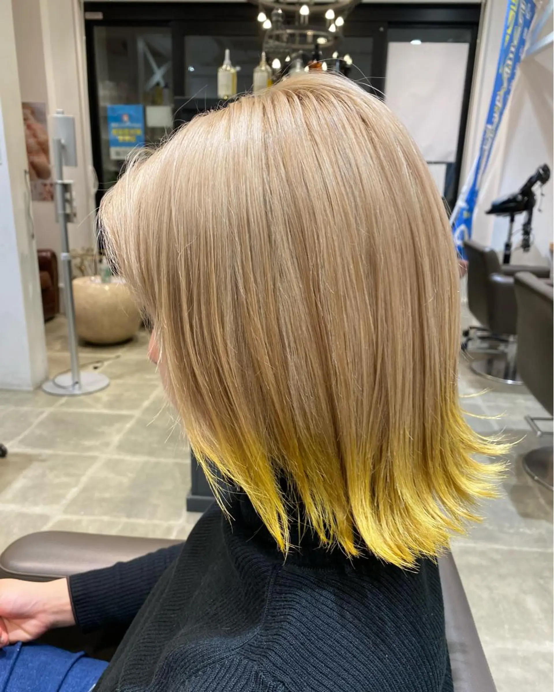 カラー ブリーチ 井上 舞のヘアスタイル