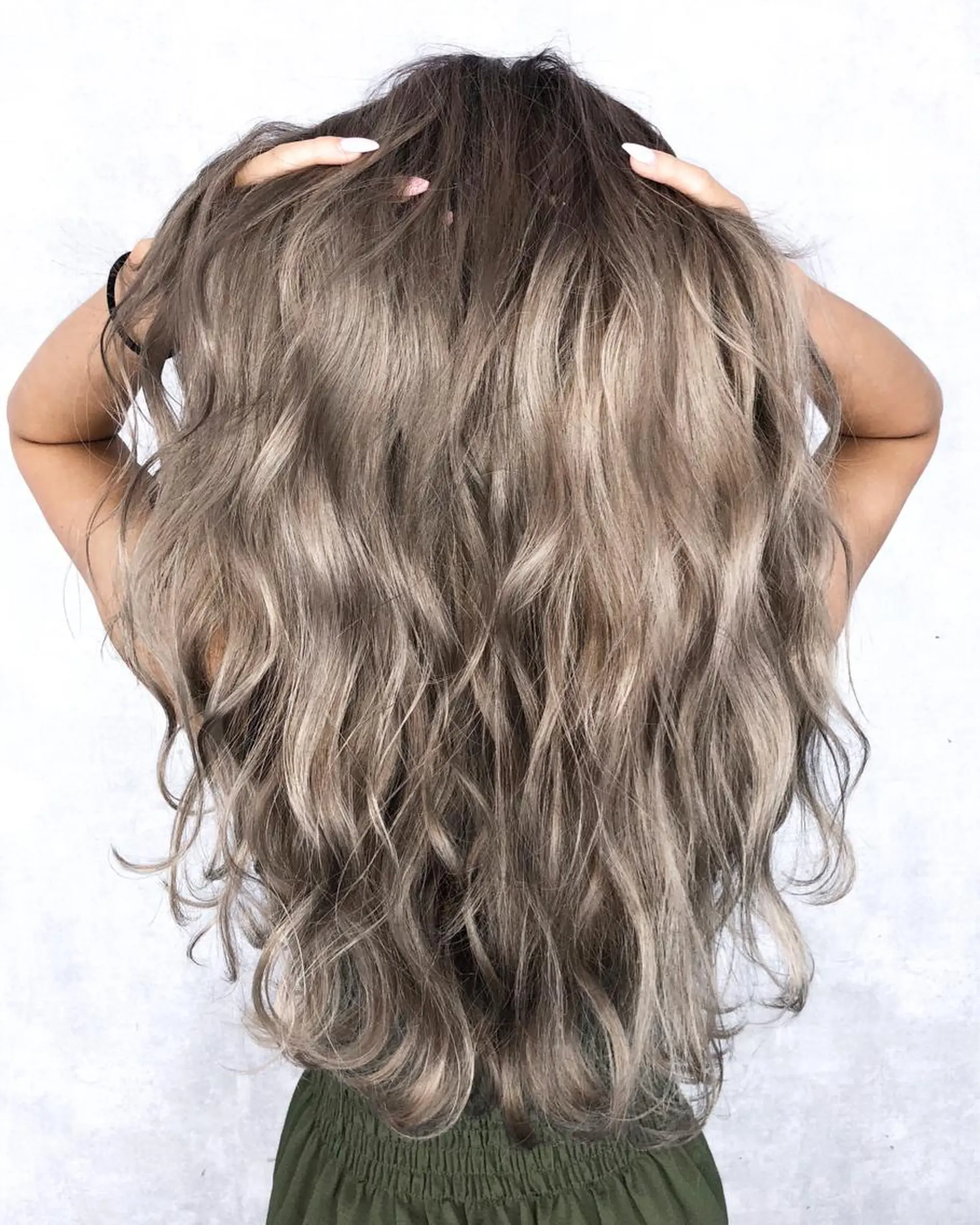 ロング カラー ブリーチ レイヤーカット BLend 渋谷のヘアスタイル