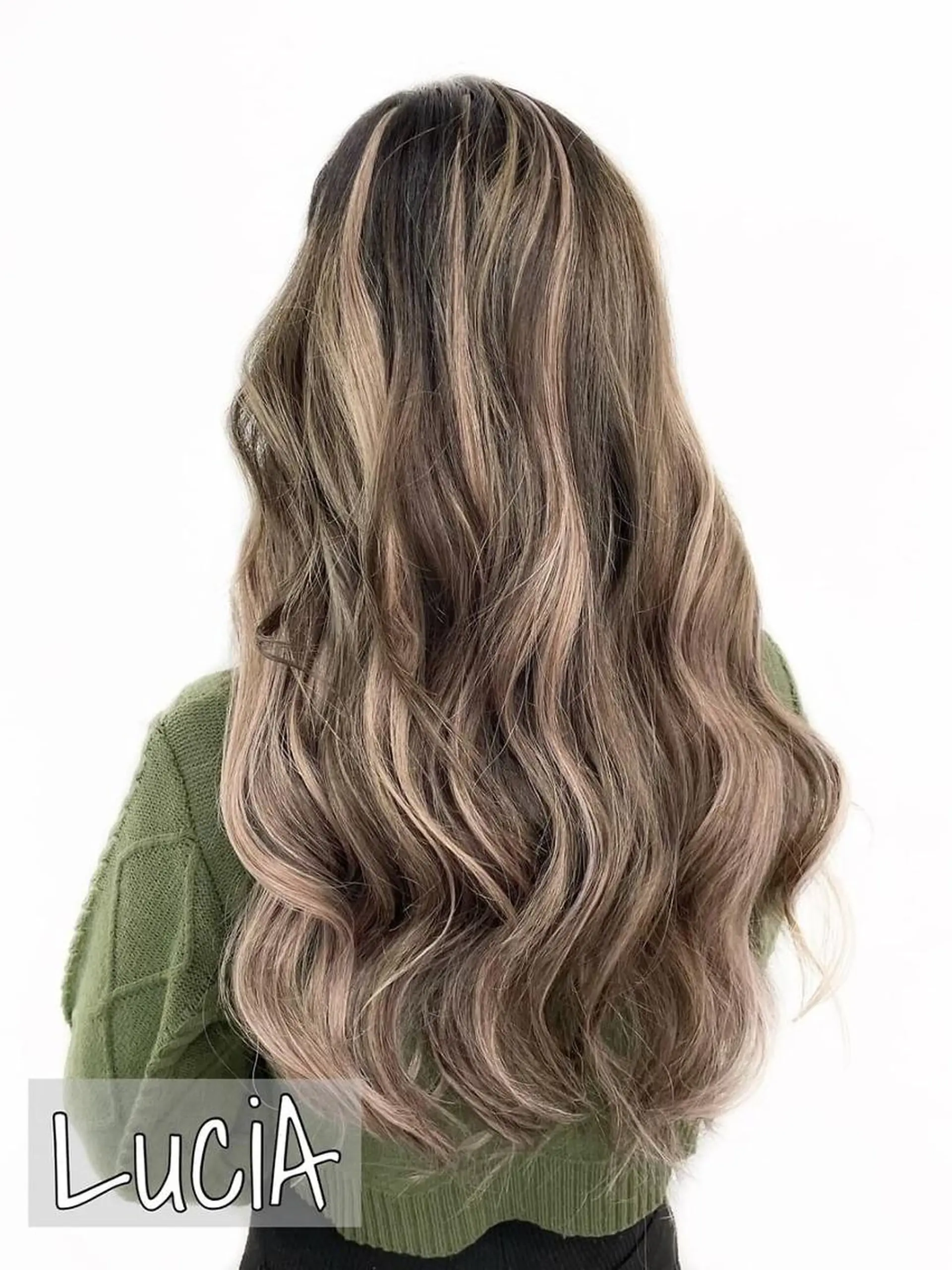 ロング カラー エクステ LuciA\5900のヘアスタイル