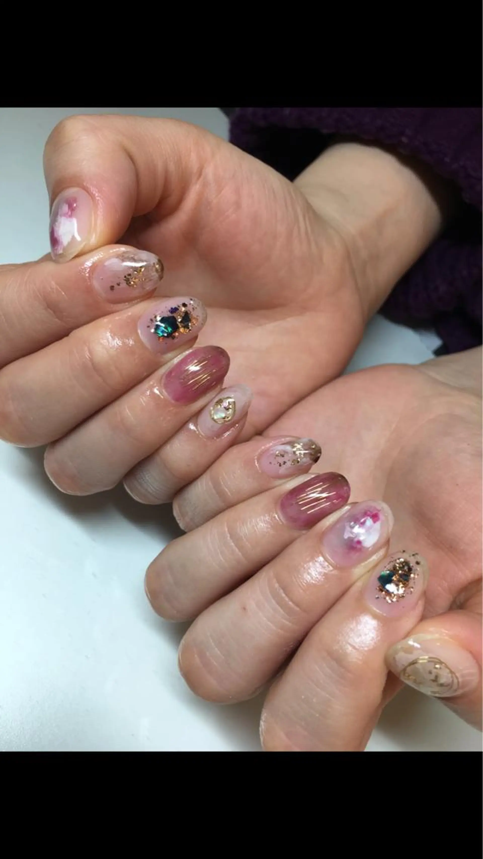 ネイル アートネイル ニュアンスネイル アンドルーチェ スクールの眉毛・アイブロウイメージ