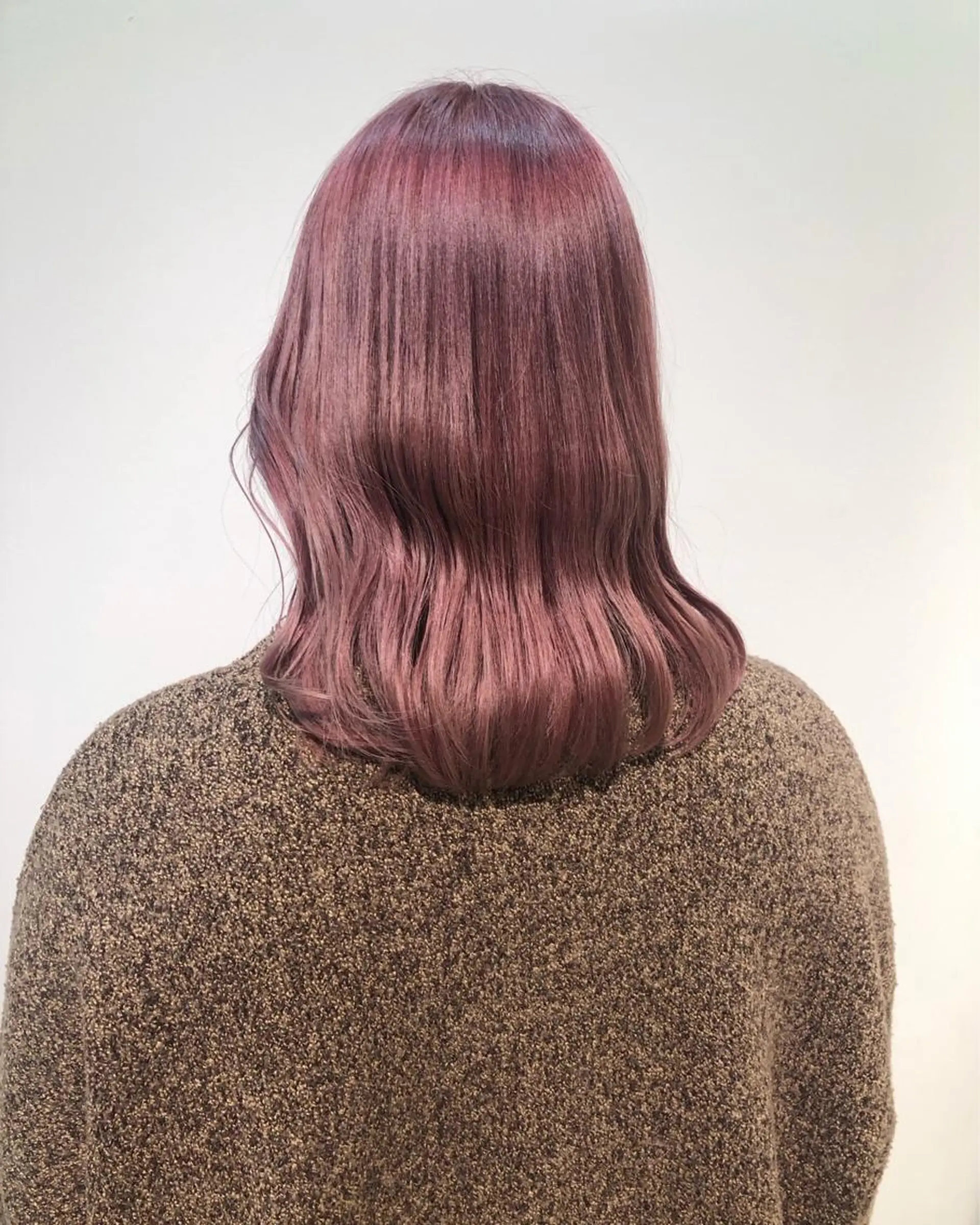 セミロング カラー ブリーチ ピンクカラー ヘアカラー トリートメント レイヤー/お顔まわり 暖色カラー🍑Amiのヘアスタイル