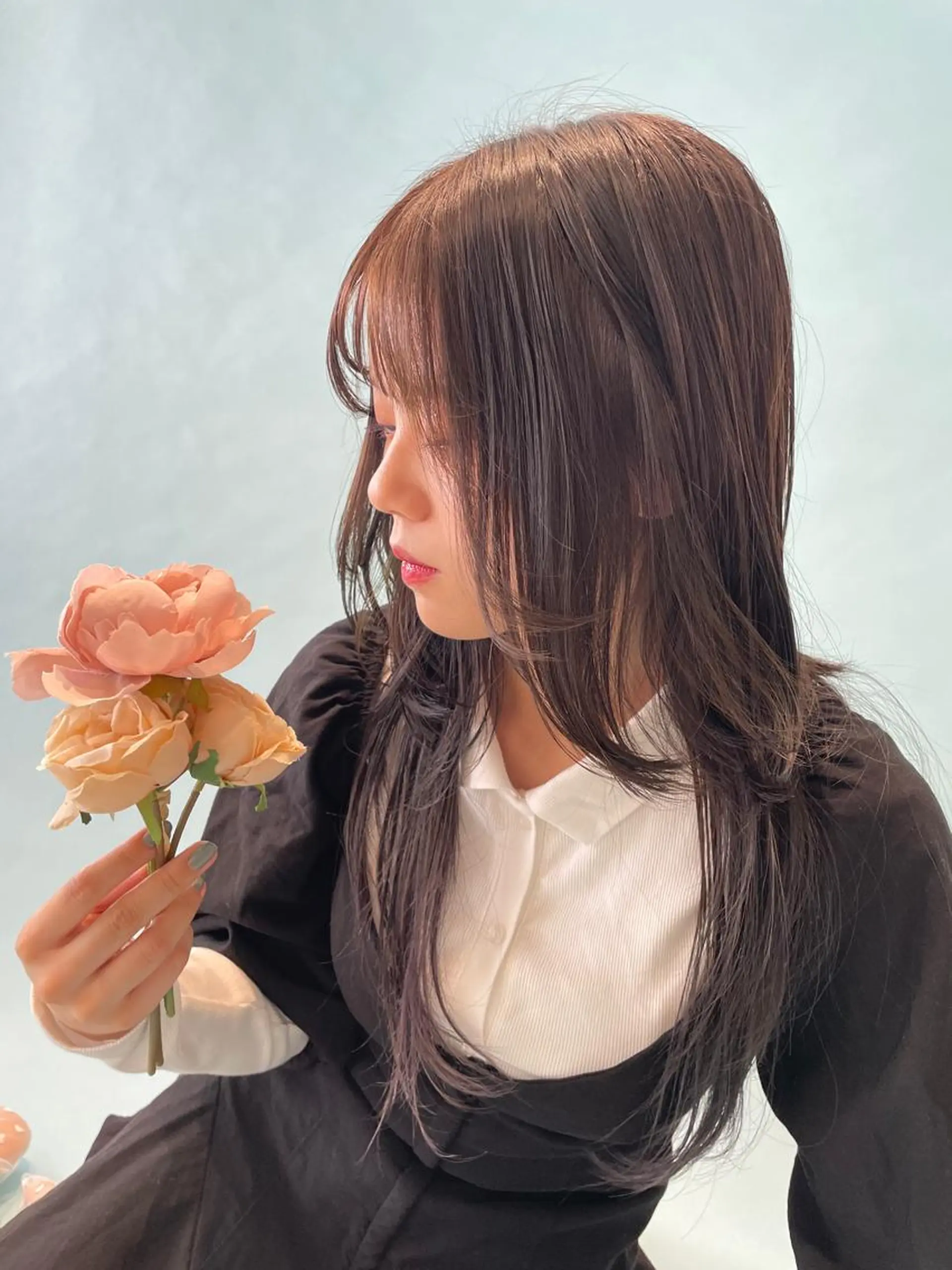 ロング カラー ブリーチ 峯崎 葵のヘアスタイル