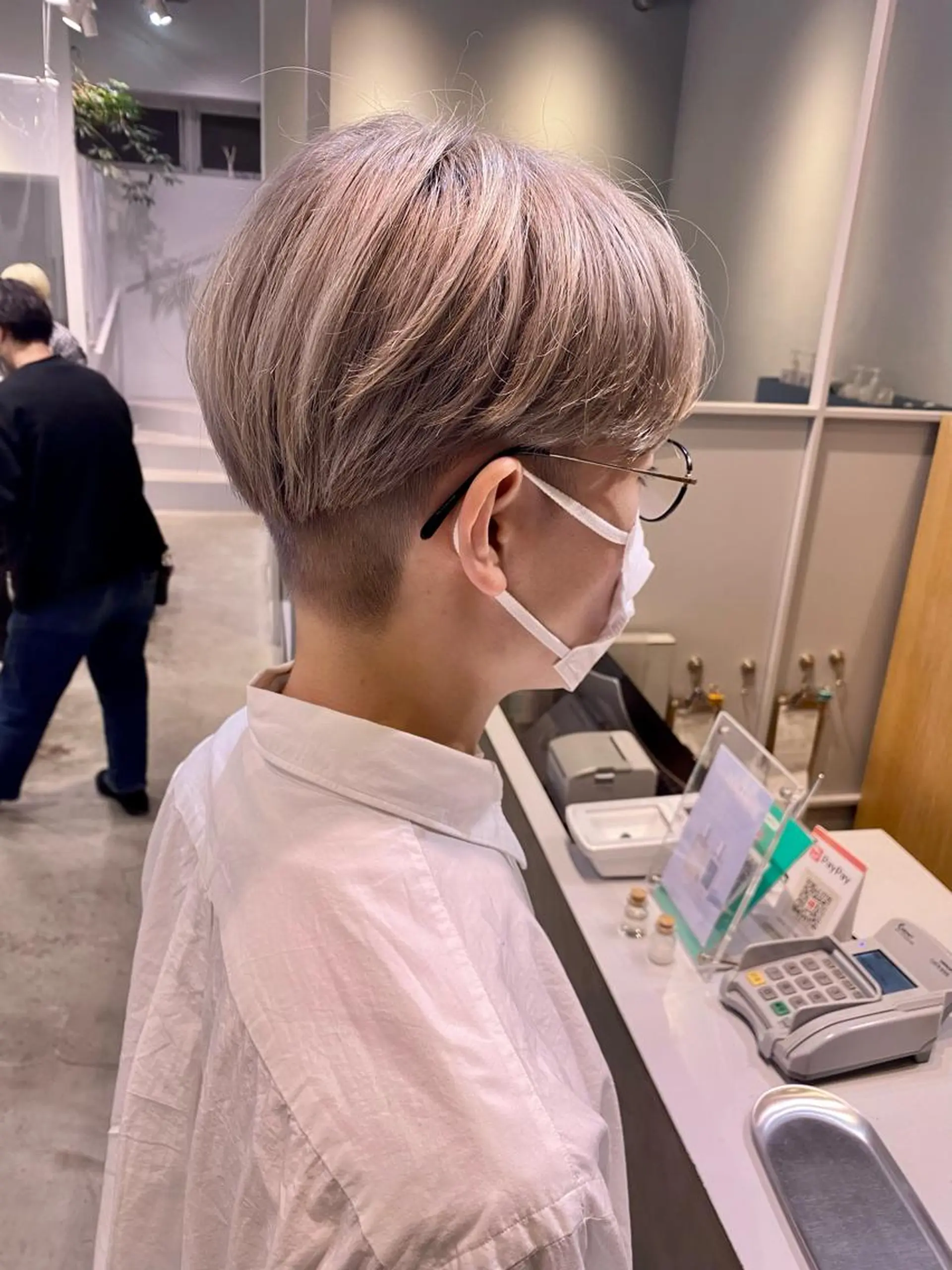 カラー グレージュ 篠崎 佑季のヘアスタイル