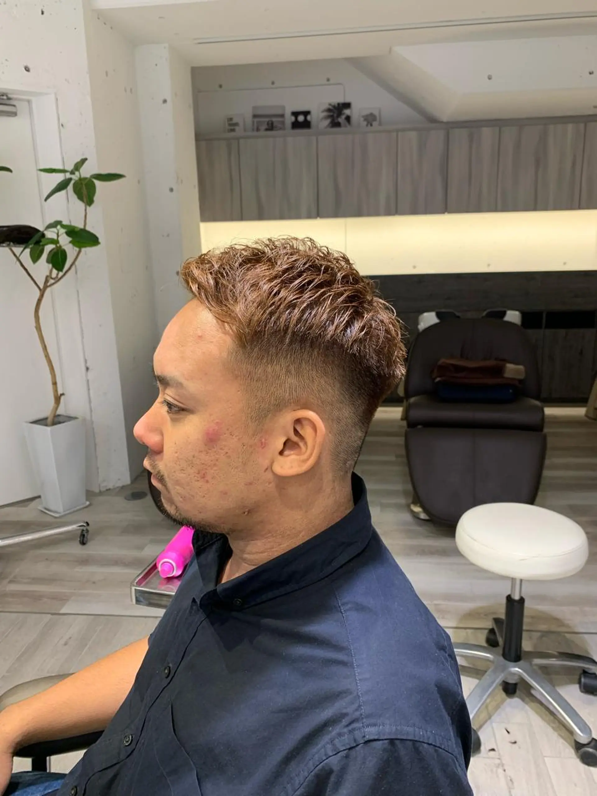 ショート カラー メンズ 岡本 勇輝のヘアスタイル