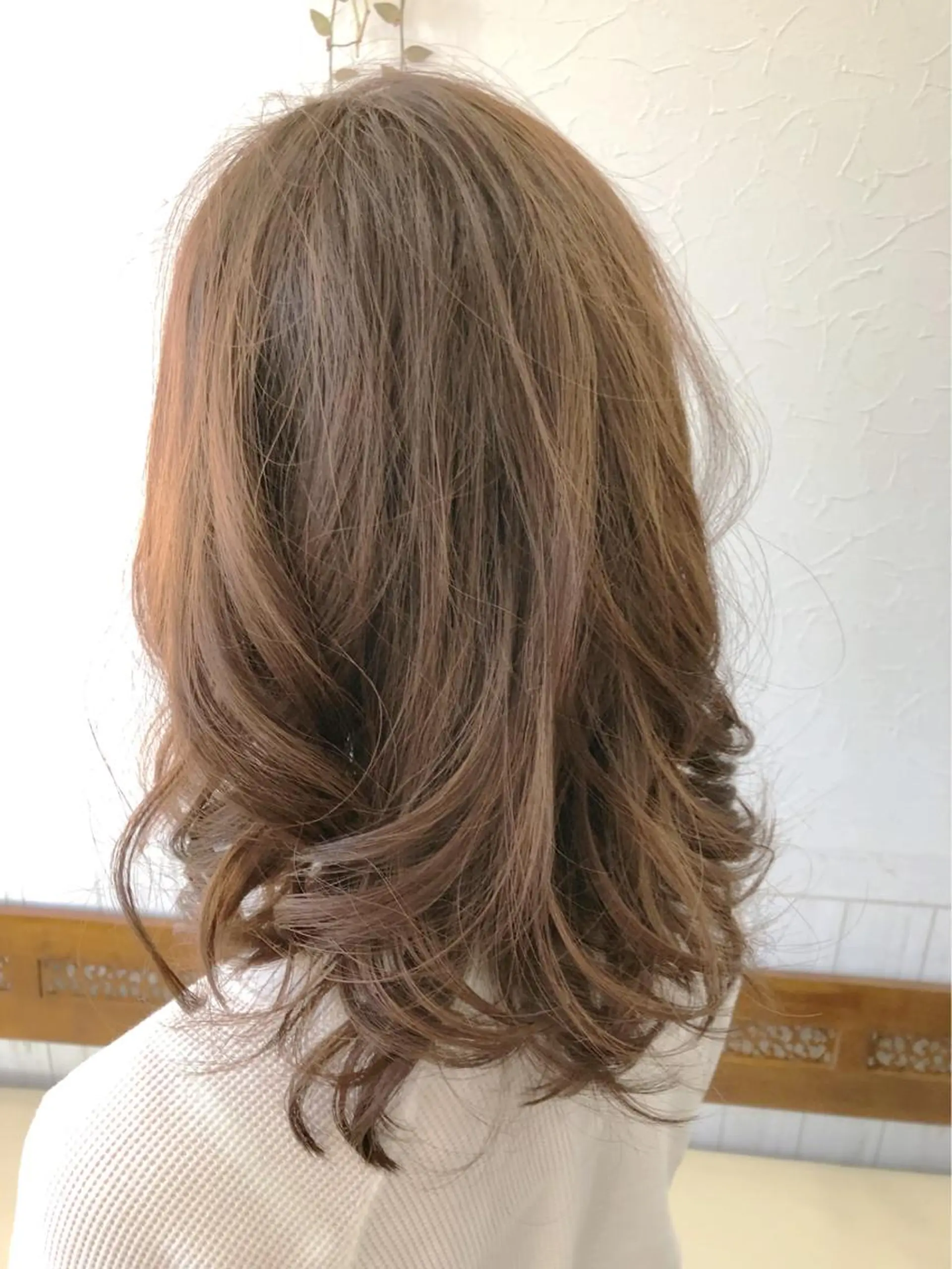 ミディアム カラー ミディアムレイヤー ベージュカラー 透明感カラー レイヤーカット Rise Heart 中村 裕介のヘアスタイル