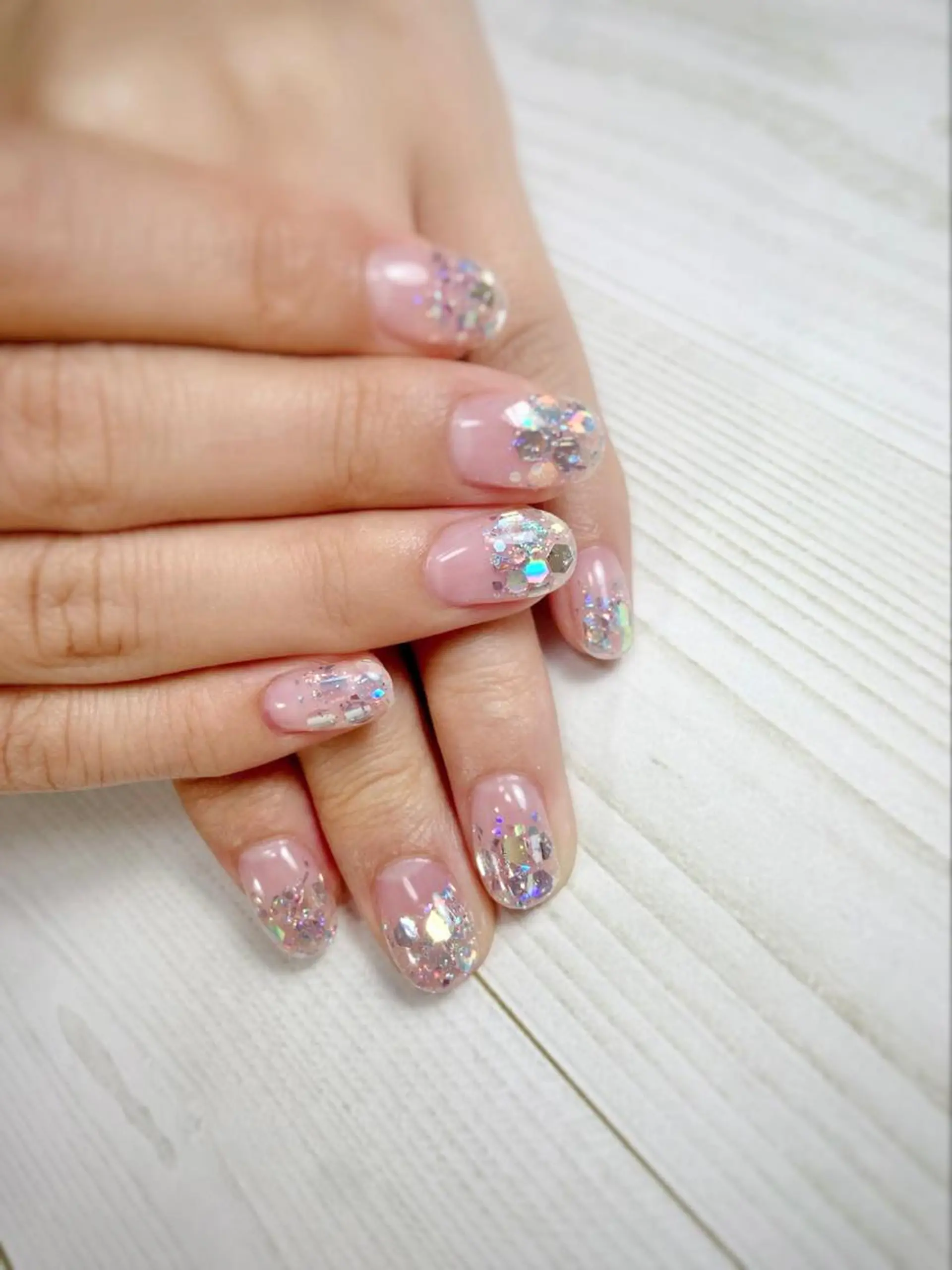 ネイル グラデーション キラキラネイル ラメ(グリッター) ラメグラデーション ハンドネイル ﾈｲﾙｻﾛﾝ Bellefleurのネイルデザイン