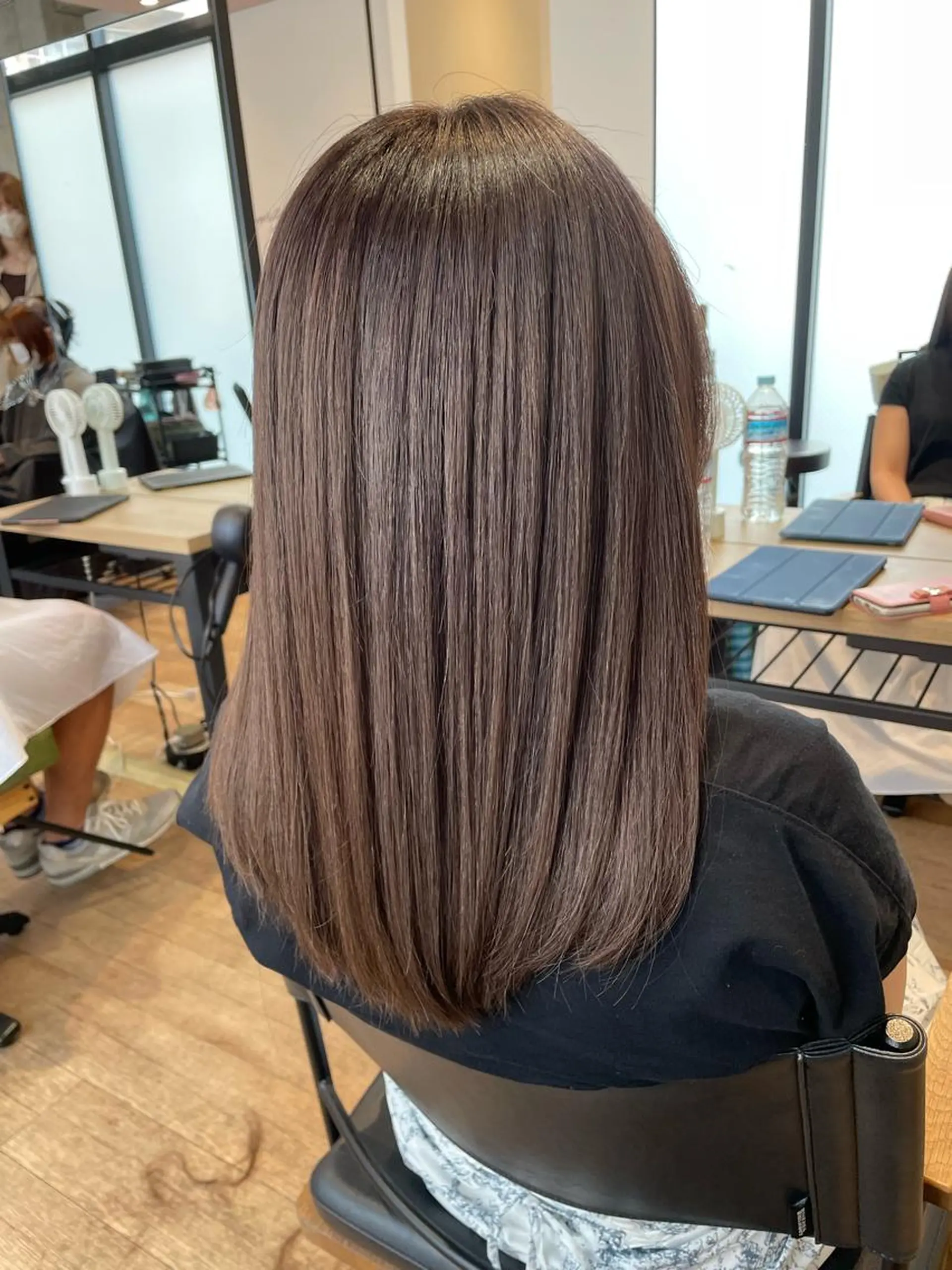 セミロング カラー ブラウンカラー 透明感カラー Hair Design lima所属・耳つぼ/クロスパーマ /イシグロのヘアスタイル