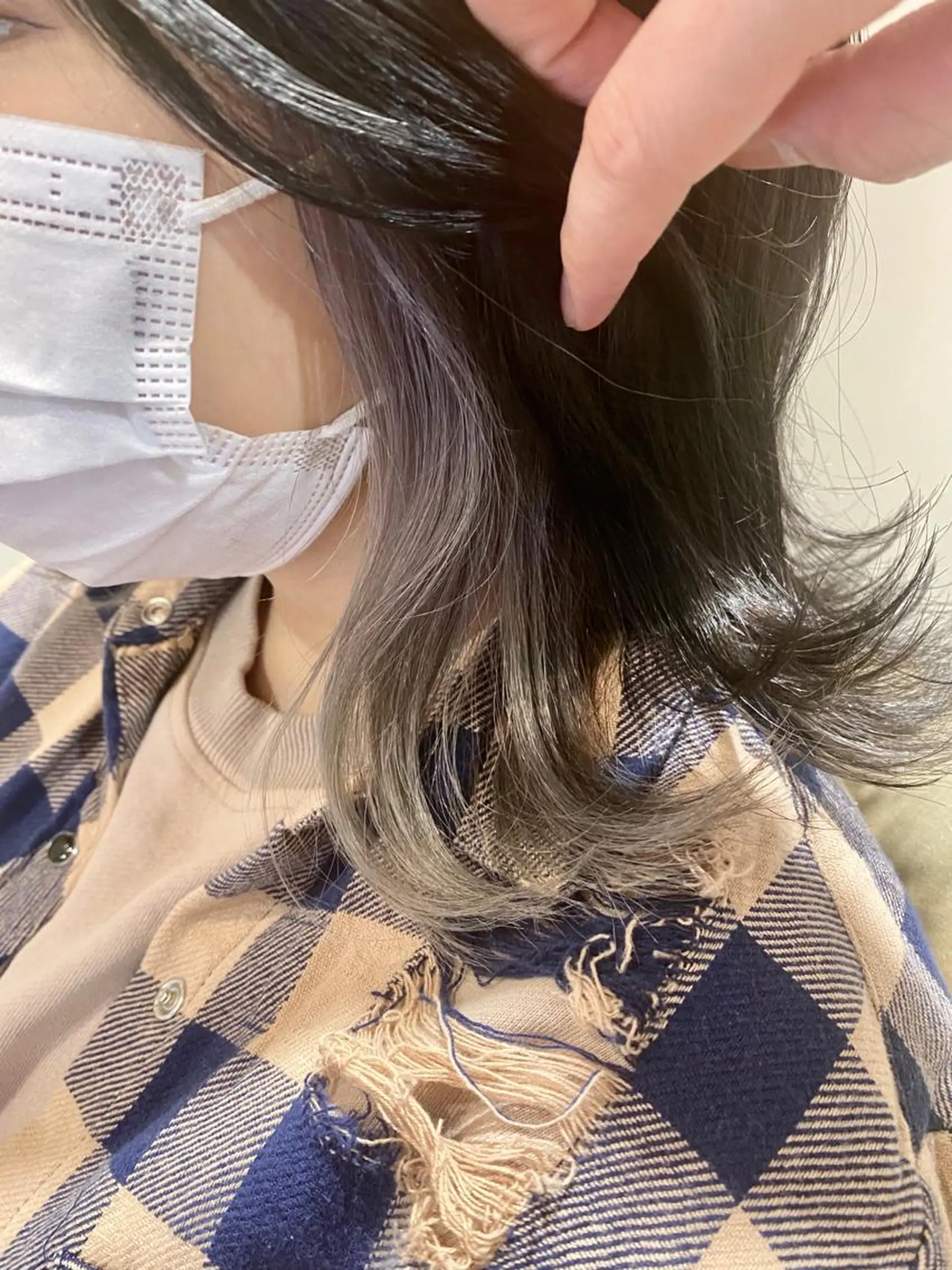 ミディアム カラー インナーカラー シルバー カット ヘアカラー トリートメント 美髪・髪質改善 有田怜平のヘアスタイル