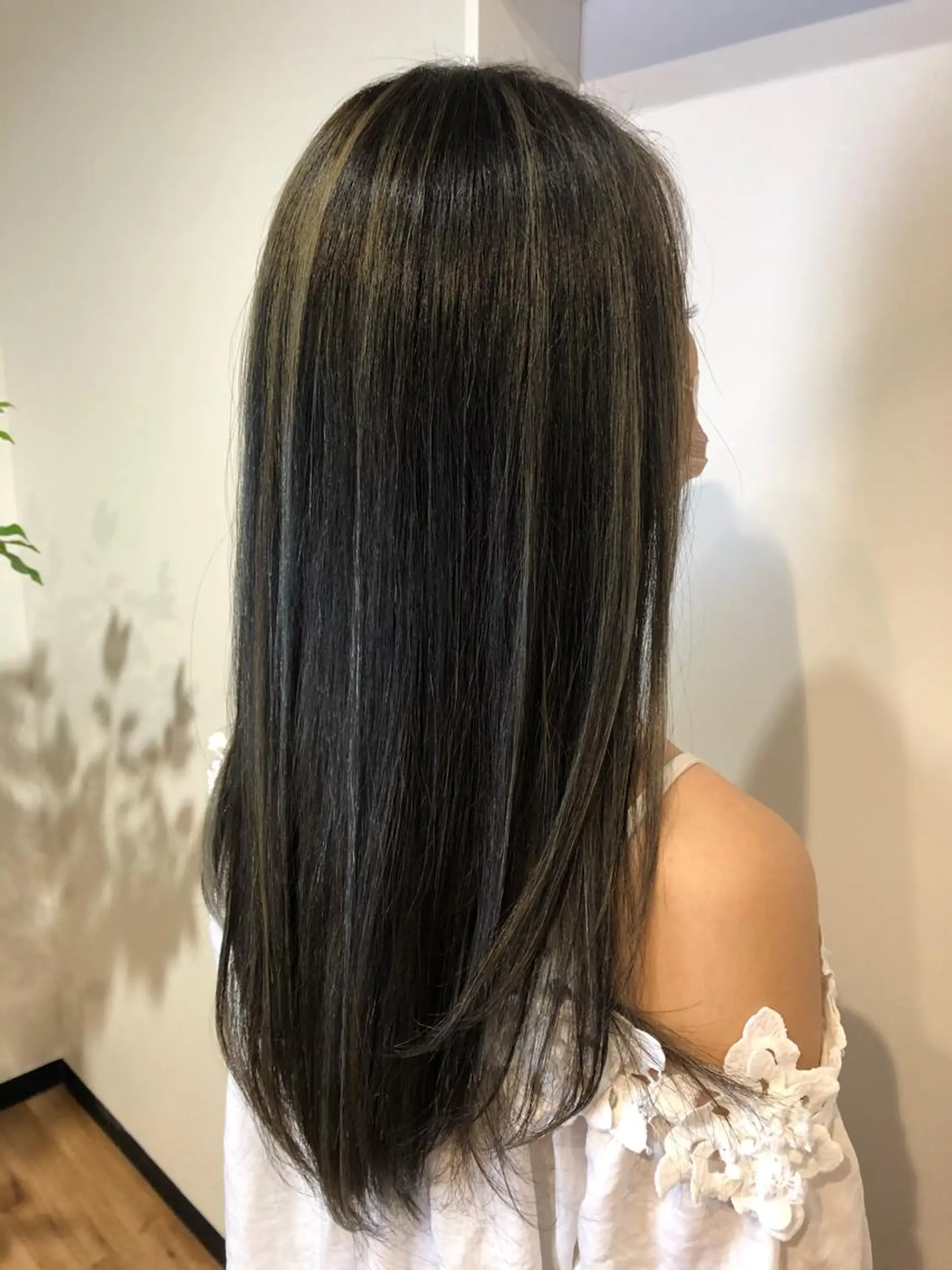 ロング カラー カット ヘアカラー トリートメント 青野 文香のヘアスタイル