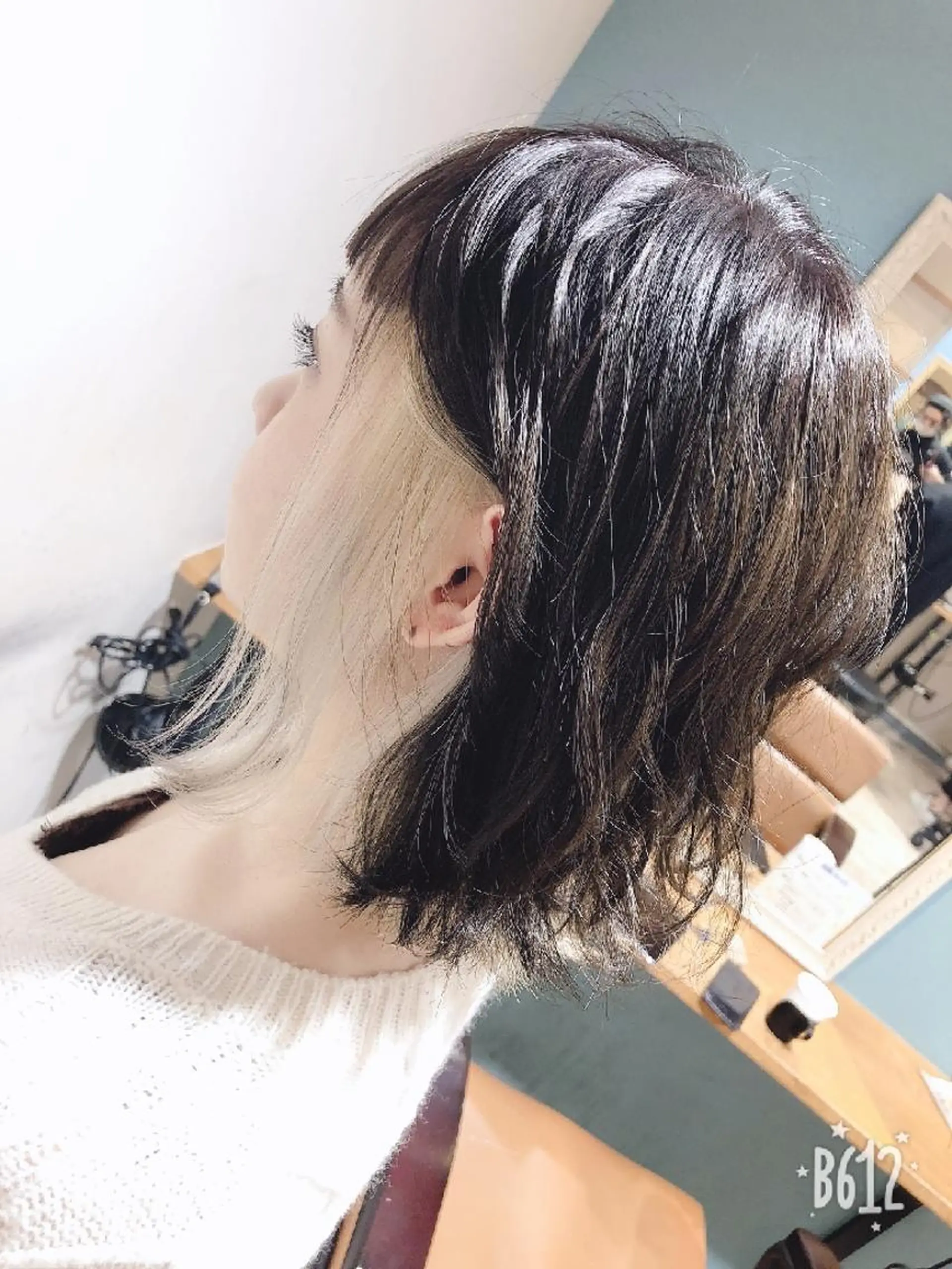 ミディアム カラー グレージュ ヘアカラー トリートメント ブリーチカラー🌈 嘉名 真樹のヘアスタイル
