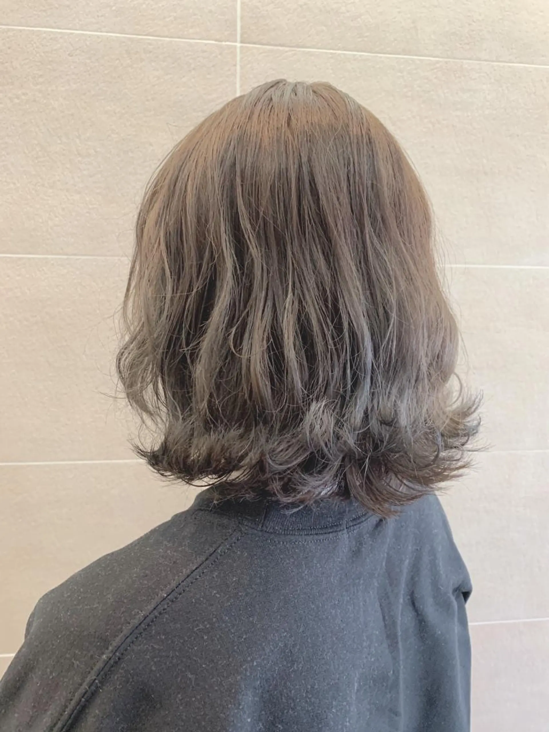 カラー nui所属・ﾚｲﾔｰ.ﾍｱｾｯﾄ 🤍宮本しおりのヘアスタイル