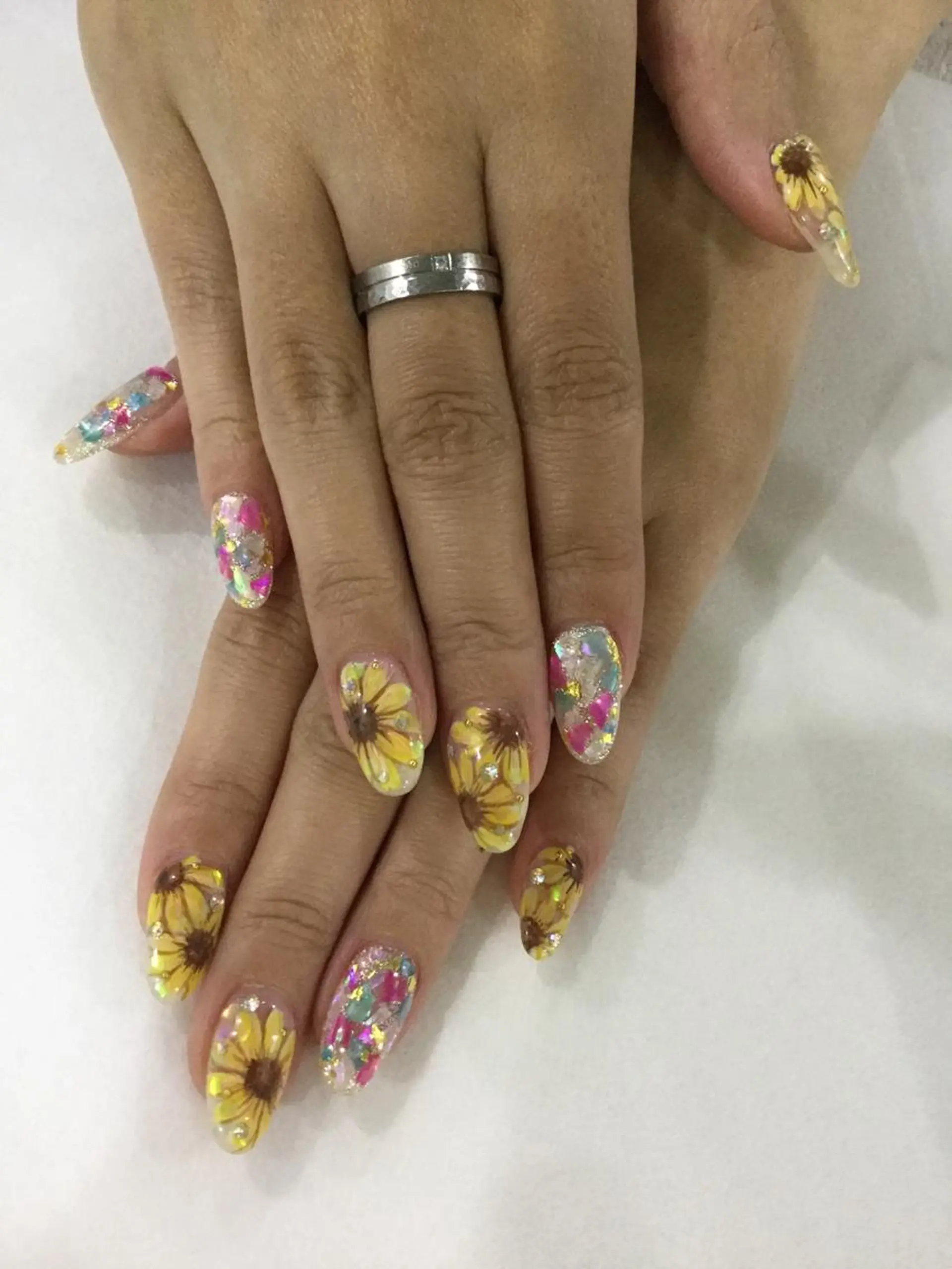 ネイル ハンドネイル 💎🐰 saki. m 🐰💎のネイルデザイン