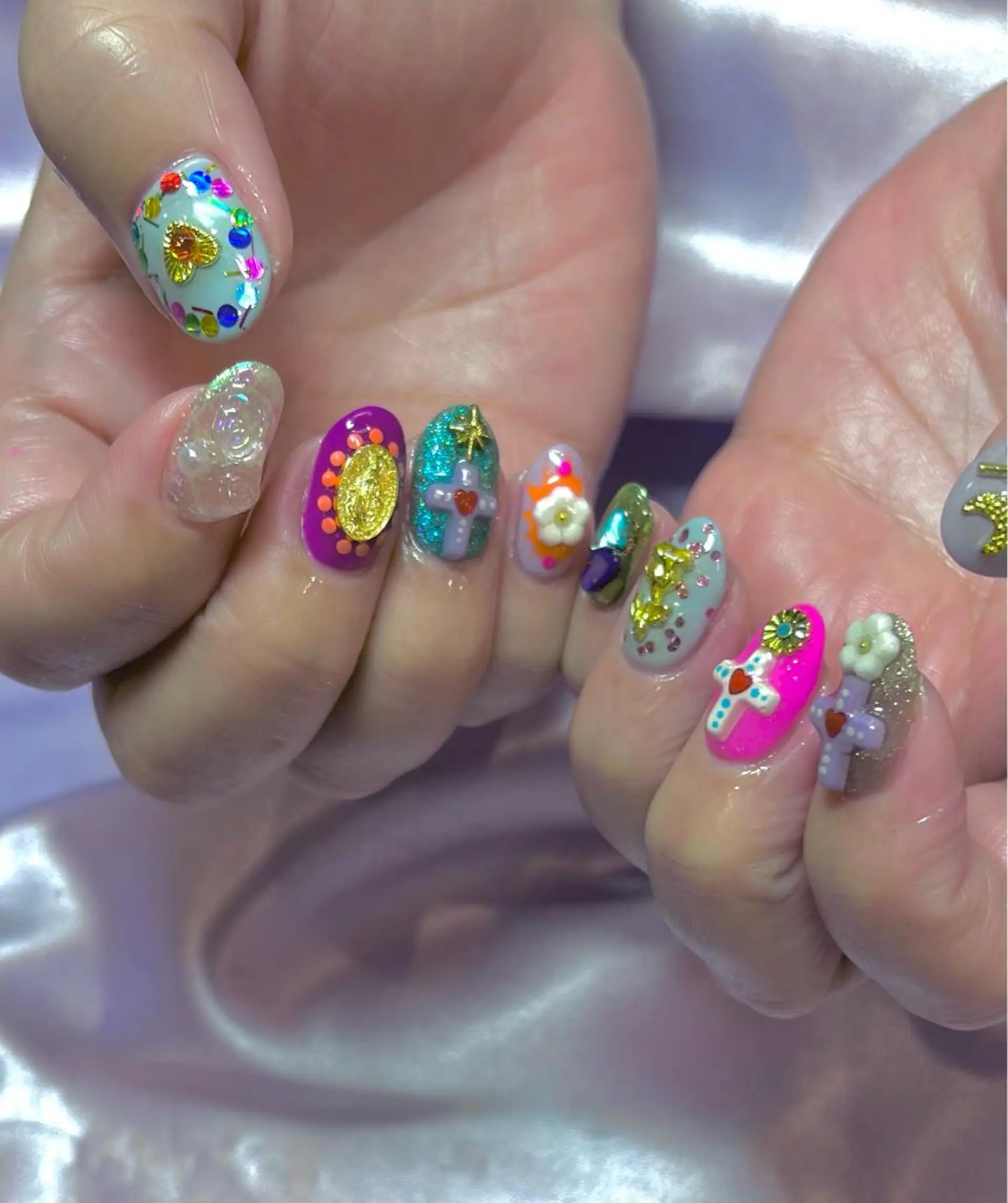 ネイル ハート ホログラムネイル キラキラネイル ラメ(グリッター) パープル ハンドネイル フットネイル para ☀︎ sol by BECK所属・Para Sol nail　Maoのネイルデザイン