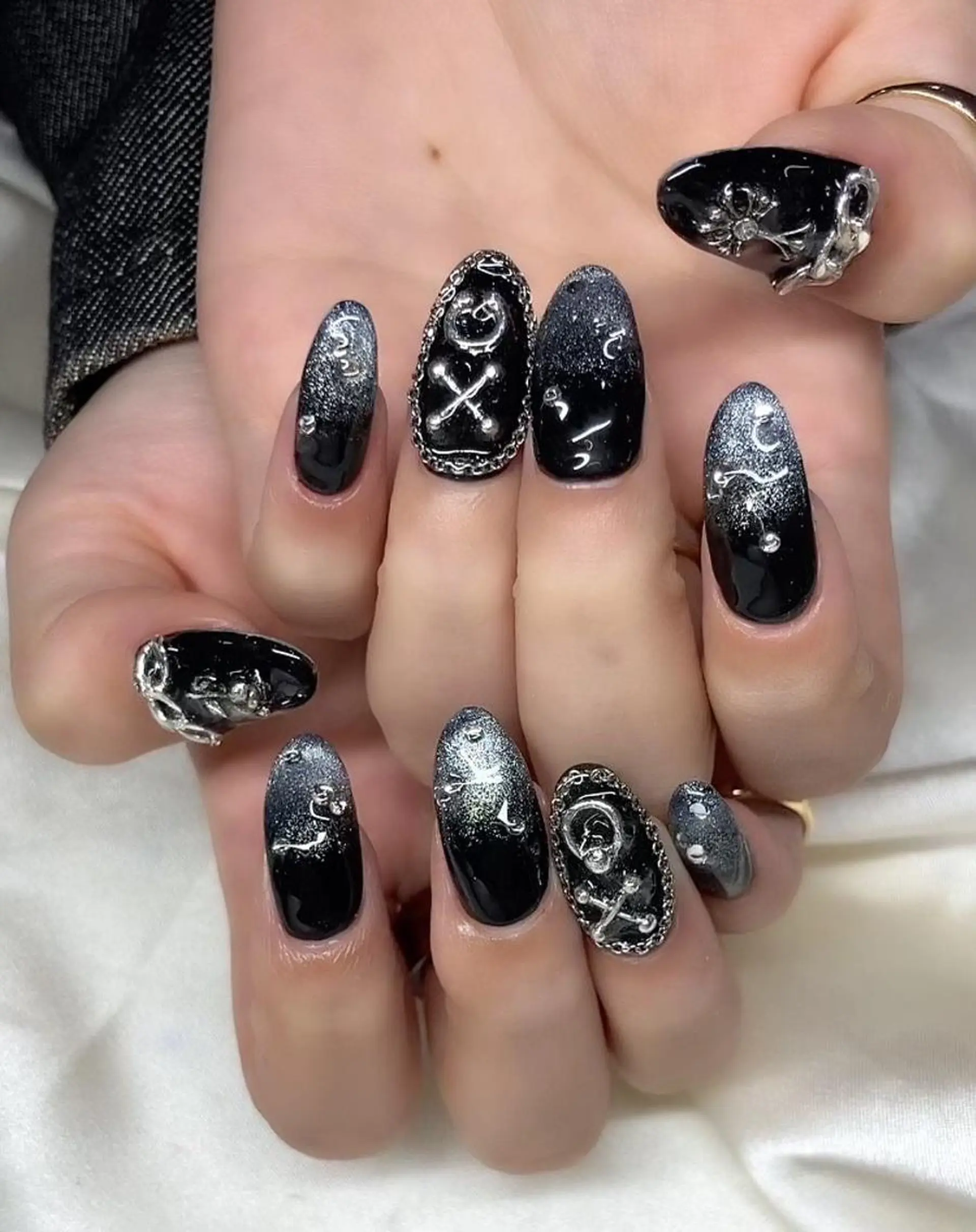 ネイル マツエク・マツパ アイブロウ 韓国風マツエク パリジェンヌラッシュリフト まつげパーマ 長さ出し ジェルネイル ハンドネイル Nail&eye Belire 新宿のネイルデザイン