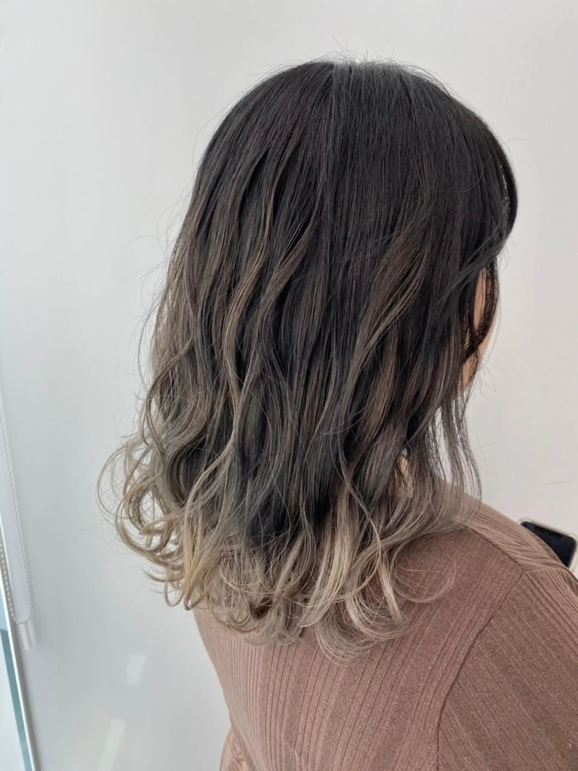 セミロング 公式 Ease by amble luxeのヘアスタイル