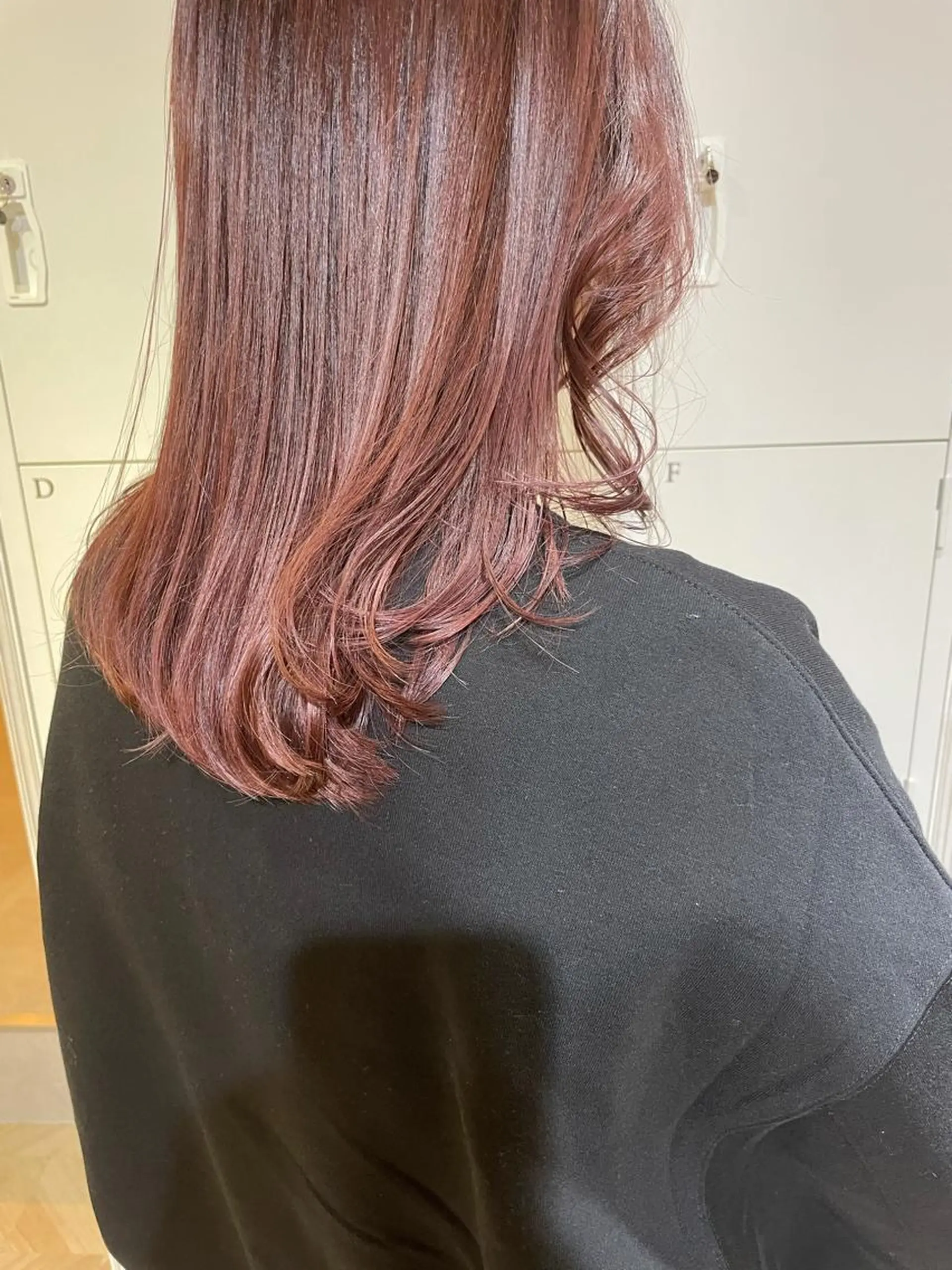 セミロング カラー akane .のヘアスタイル