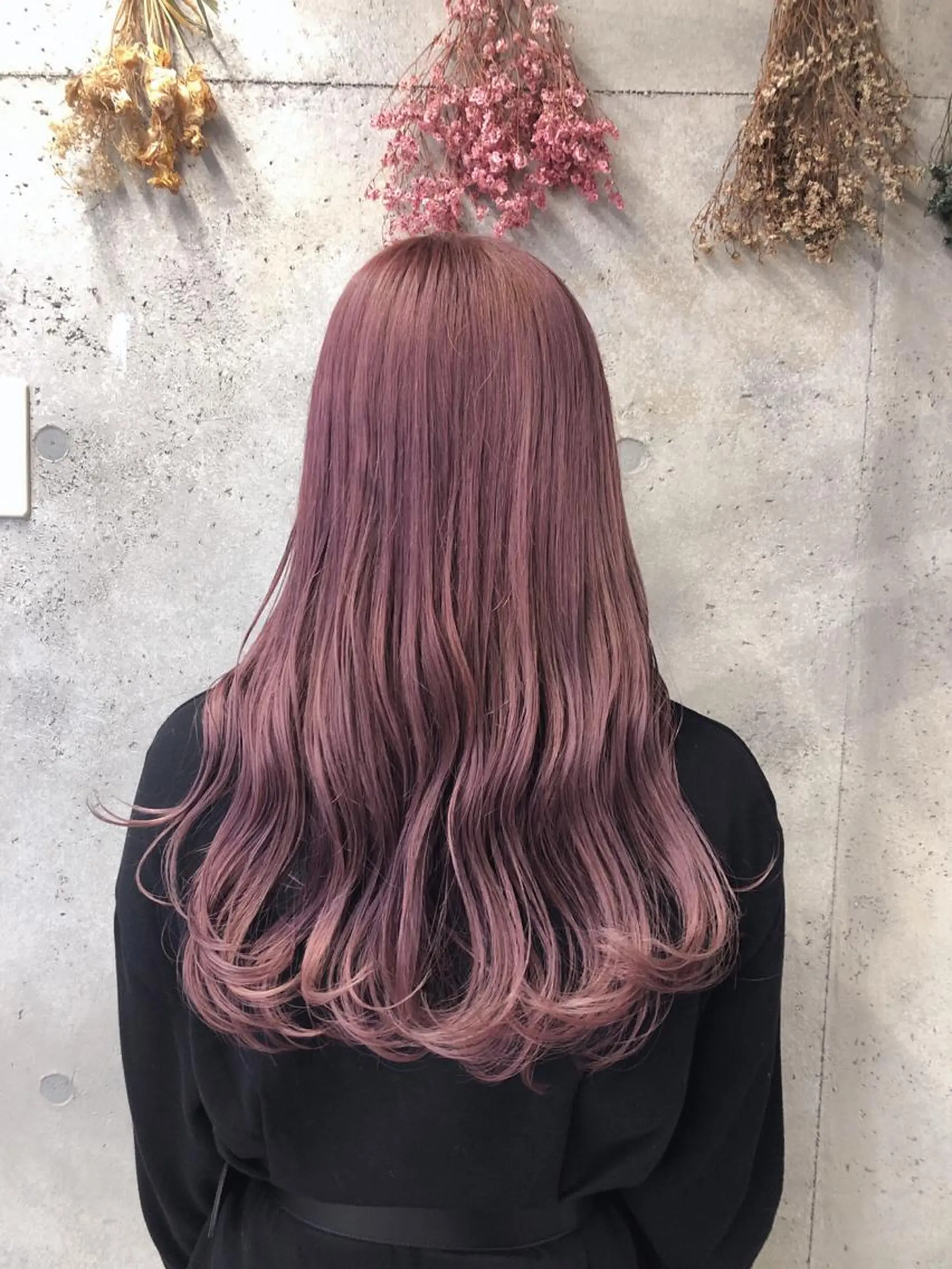 ロング カラー ブリーチ ピンクカラー wakana 【ブリーチカラー】のヘアスタイル