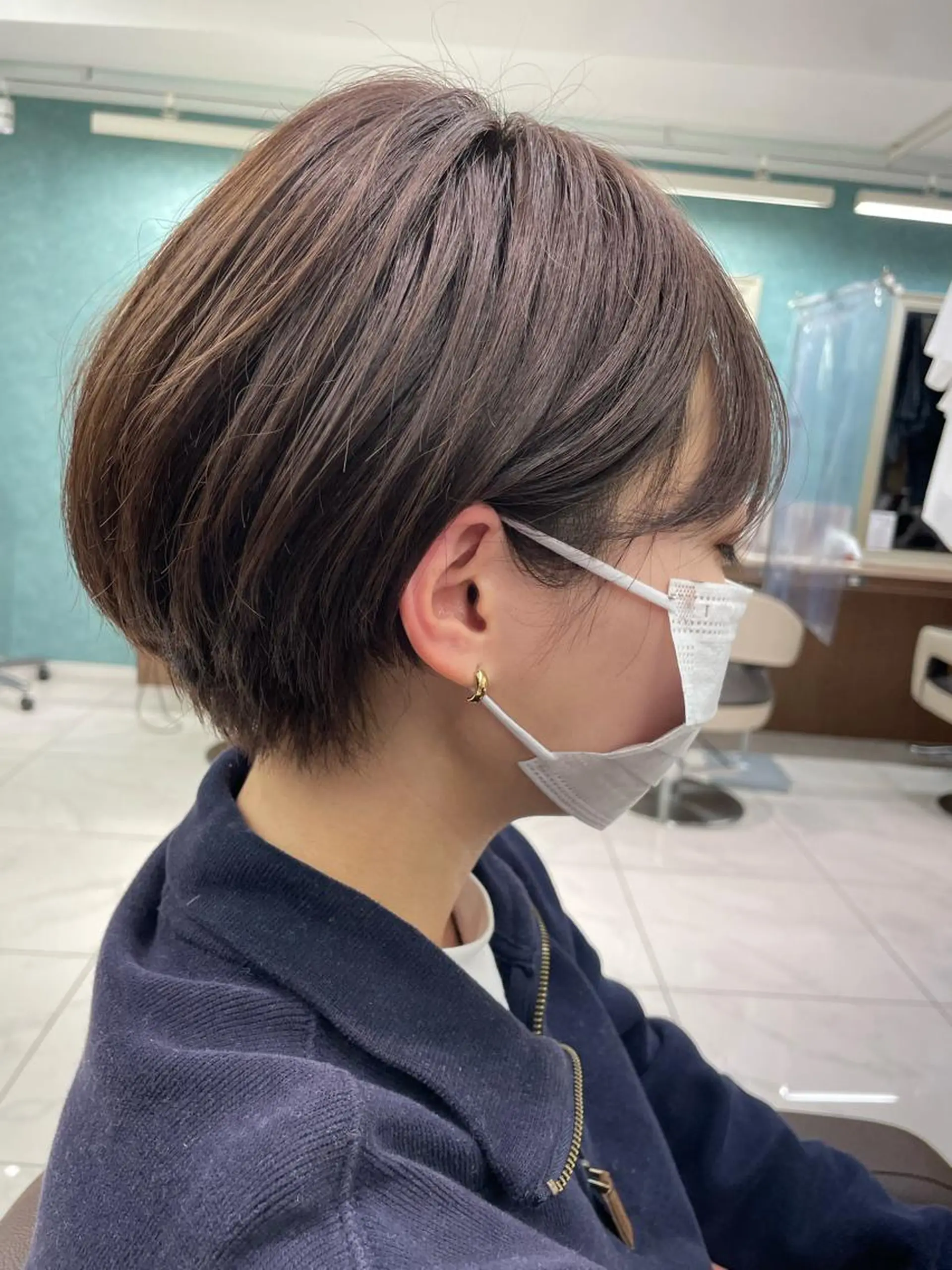 カラー 秋葉原オタク向け美容室OFF-KAi!!所属・渡部凌我 小顔ウルフ ハイトーンカラーのヘアスタイル