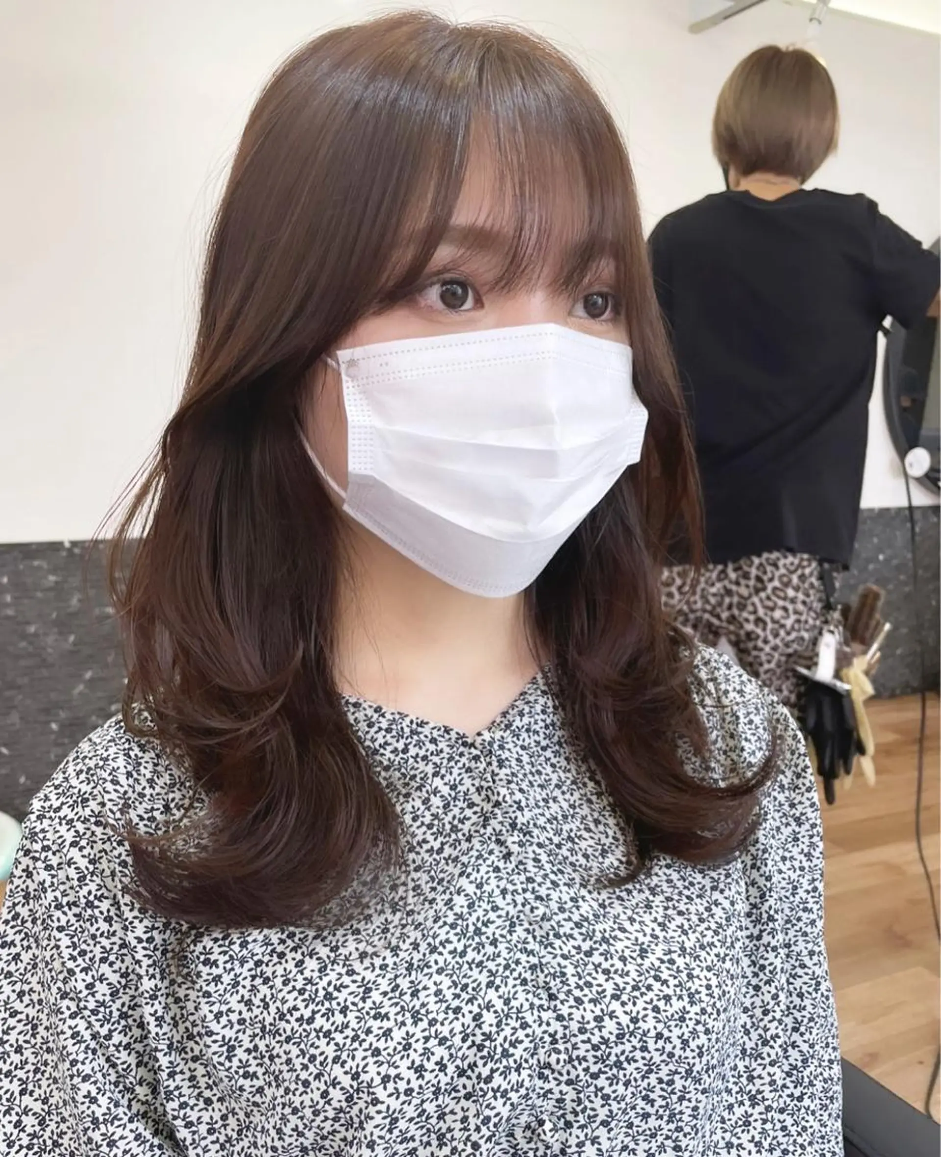 セミロング カット ヘアカラー トリートメント レイヤーカット、 大人可愛い　中村美羅のヘアスタイル