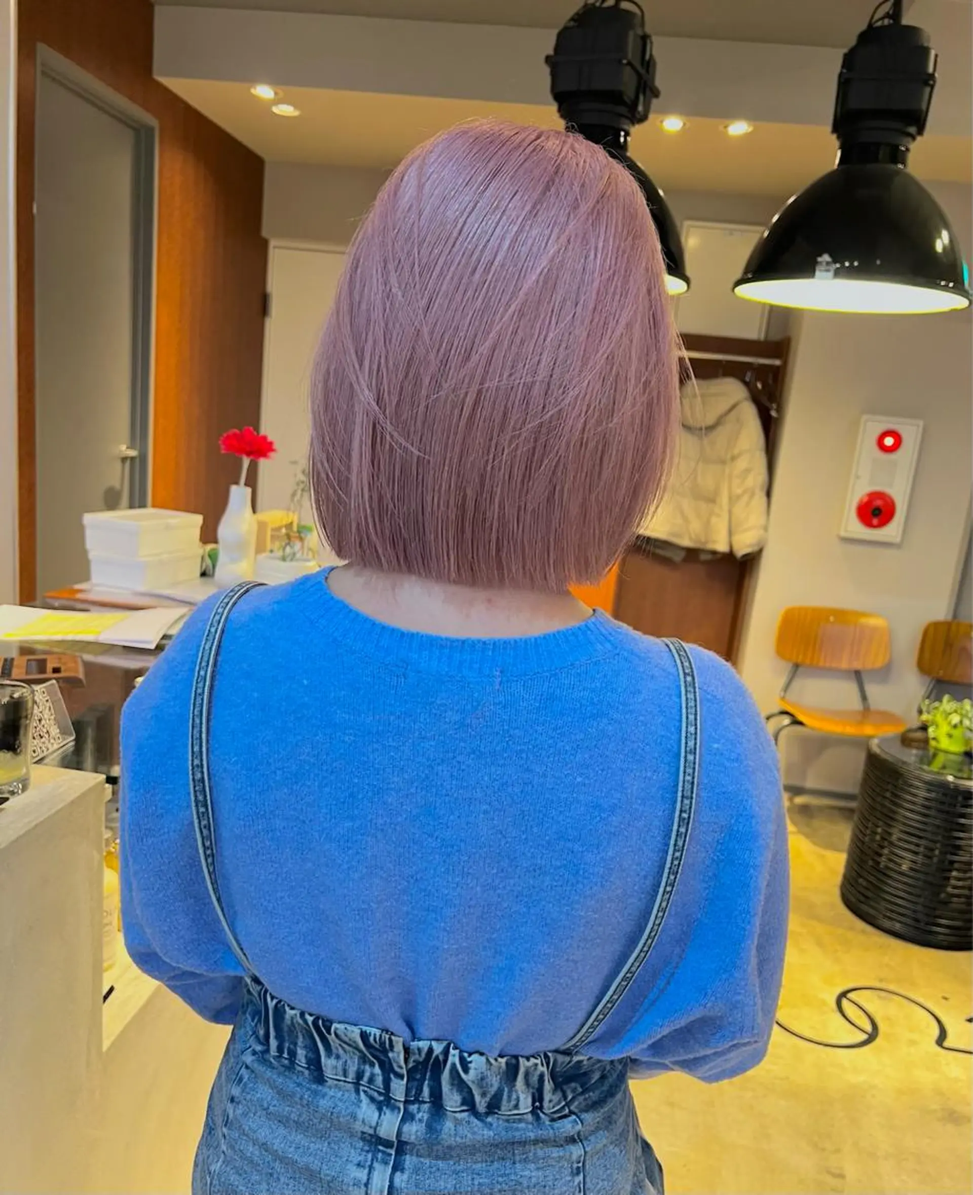 ミディアム ヘアカラー ミルクティーベージュ outaのヘアスタイル