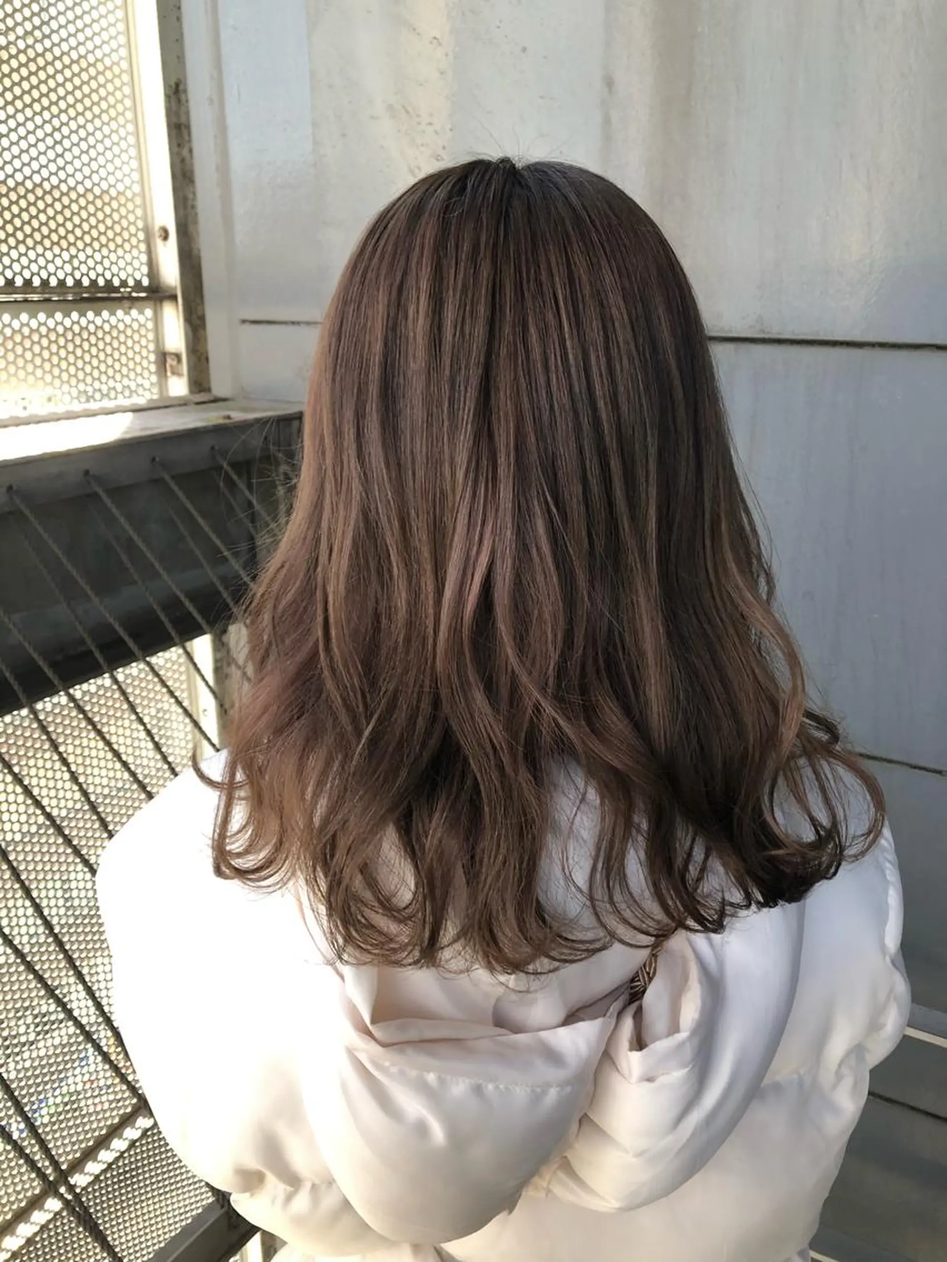セミロング カラー アッシュ ベージュカラー カット ヘアカラー 女性リピ90%🍨 🩷佐藤みずきのヘアスタイル