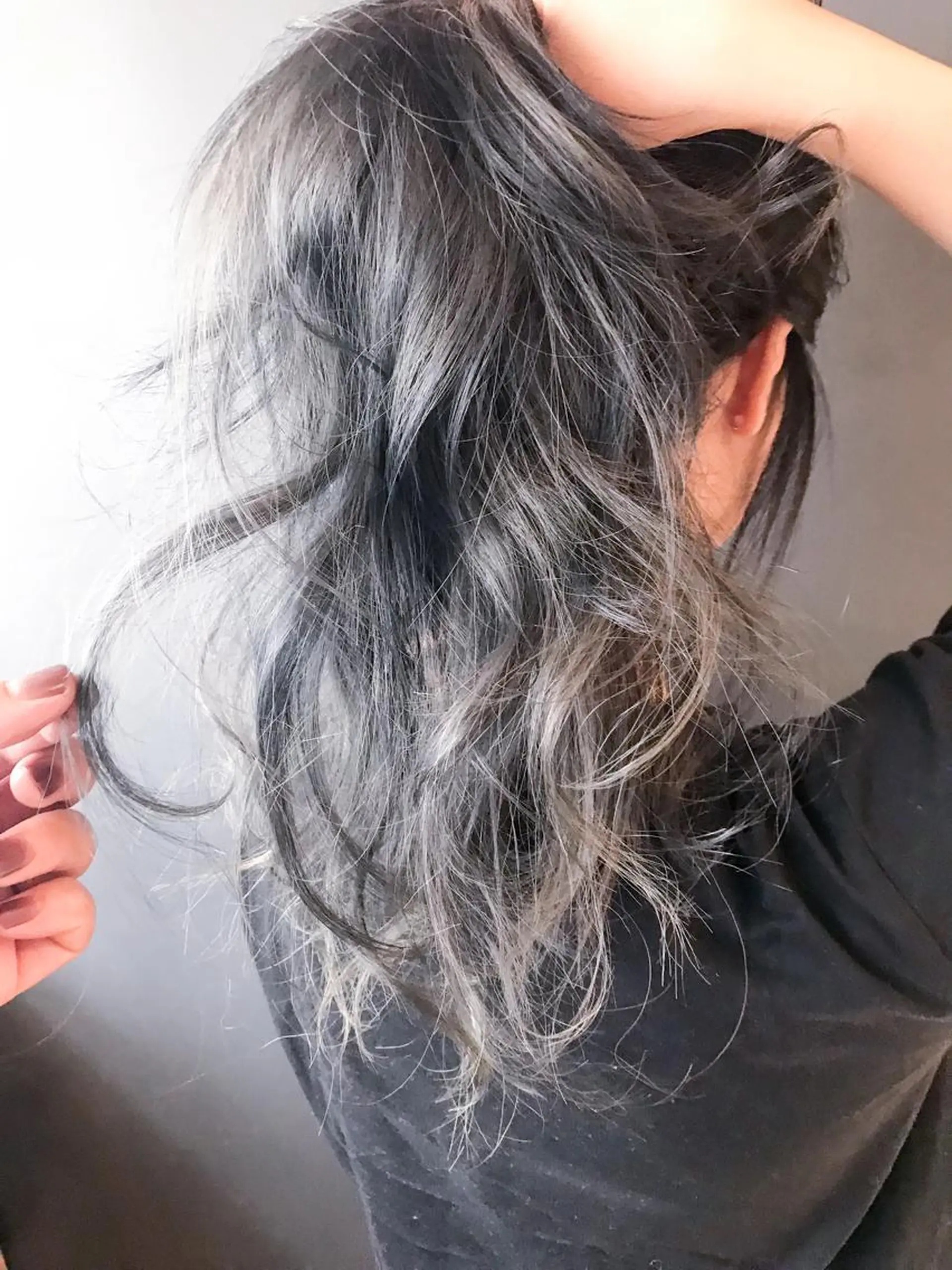 ロング カラー ブルーカラー グレージュ シルバー シルバーグレージュ ヘアカラー エクステ BOX mico.のヘアスタイル