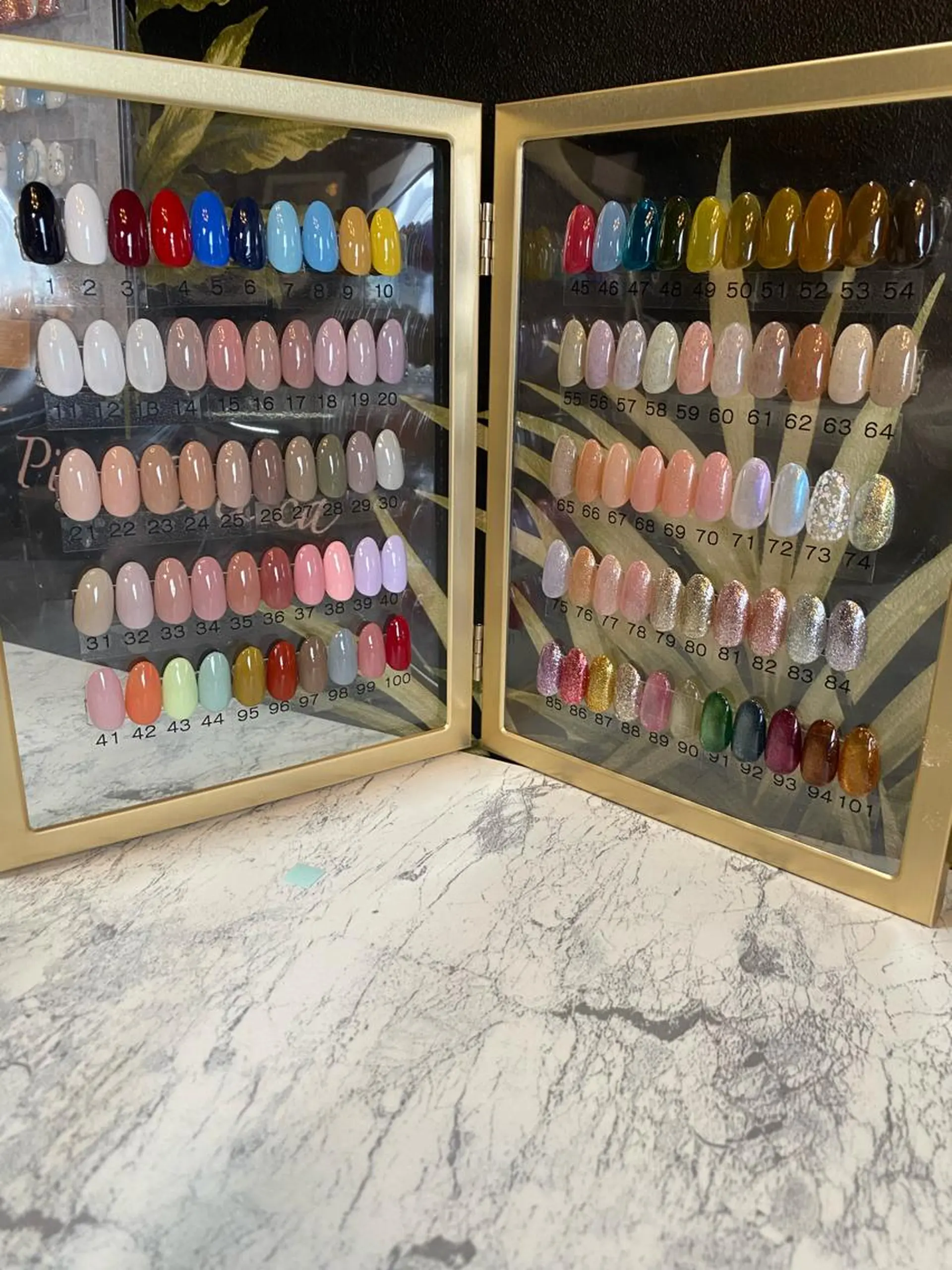 ネイル ワンカラーネイル フットネイル 吉川市 ネイルサロンLのネイルデザイン