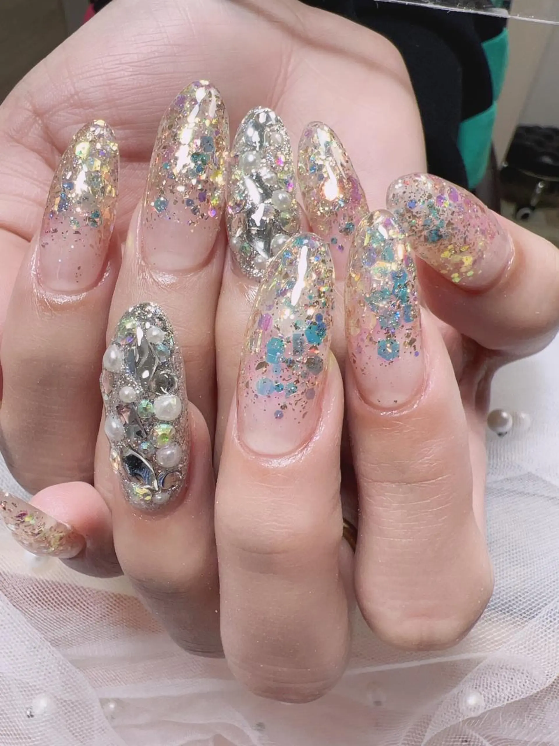 ロング カラー ネイル グラデーションカラー グラデーション ラメ(グリッター) ラメグラデーション Nail NaNaのネイルデザイン